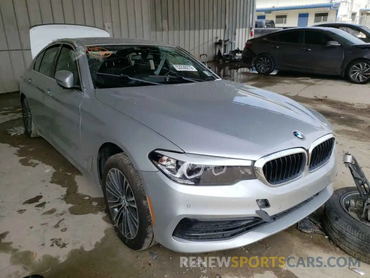 1 Photograph of a damaged car WBAJA5C53KWW18643 BMW 5 SERIES 2019