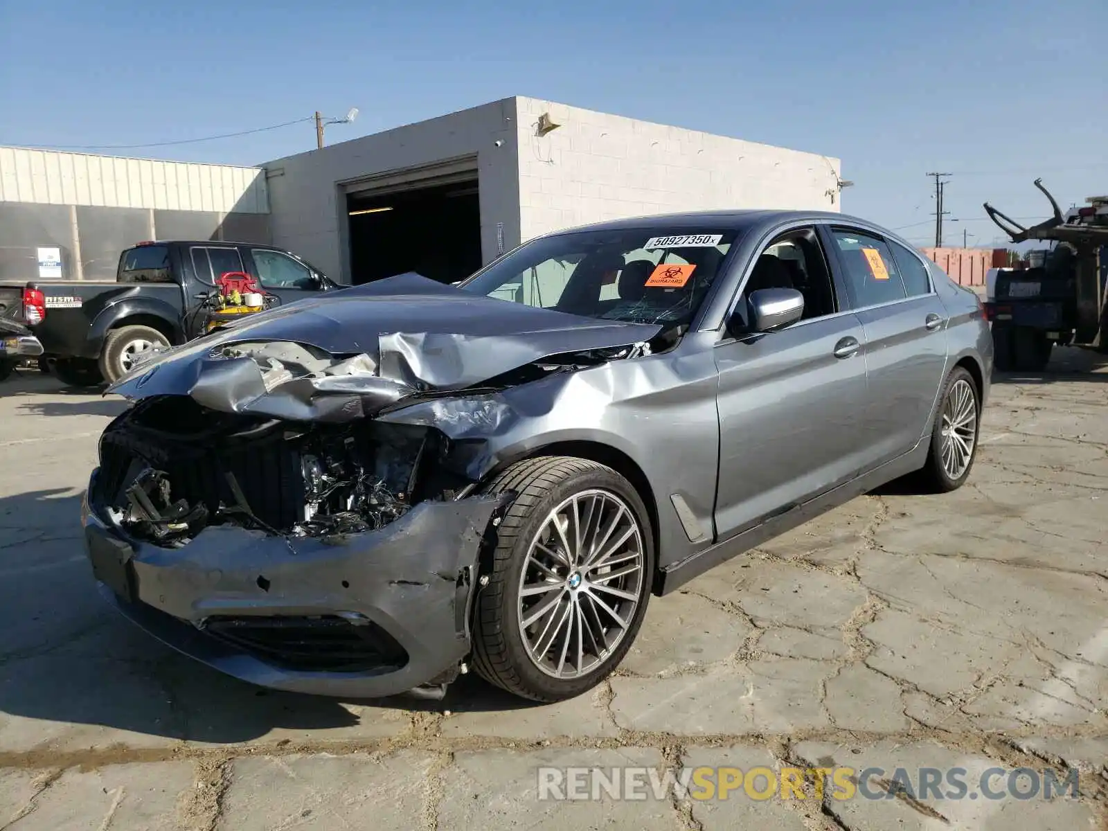 2 Фотография поврежденного автомобиля WBAJA5C53KWW19985 BMW 5 SERIES 2019