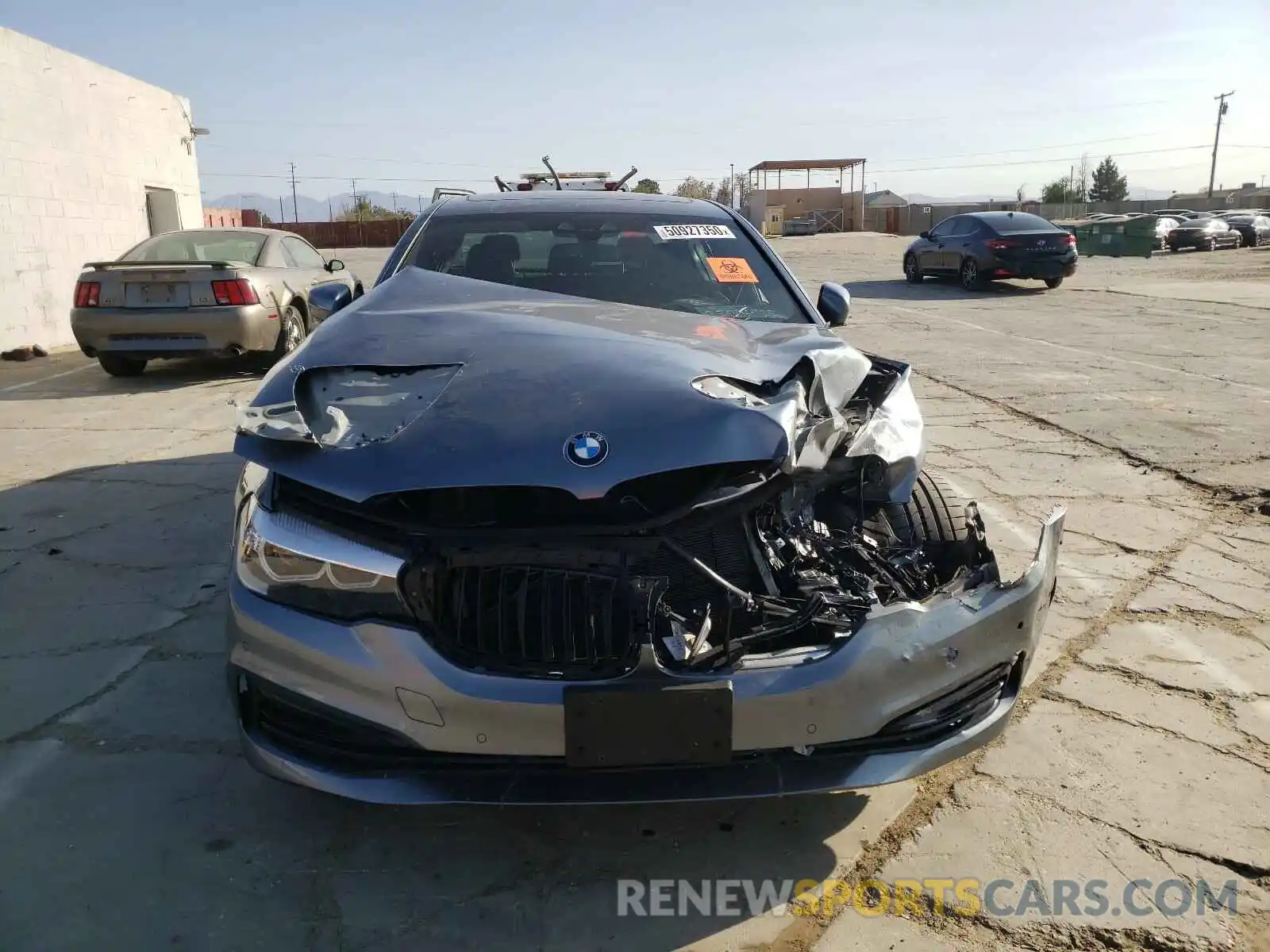 9 Фотография поврежденного автомобиля WBAJA5C53KWW19985 BMW 5 SERIES 2019