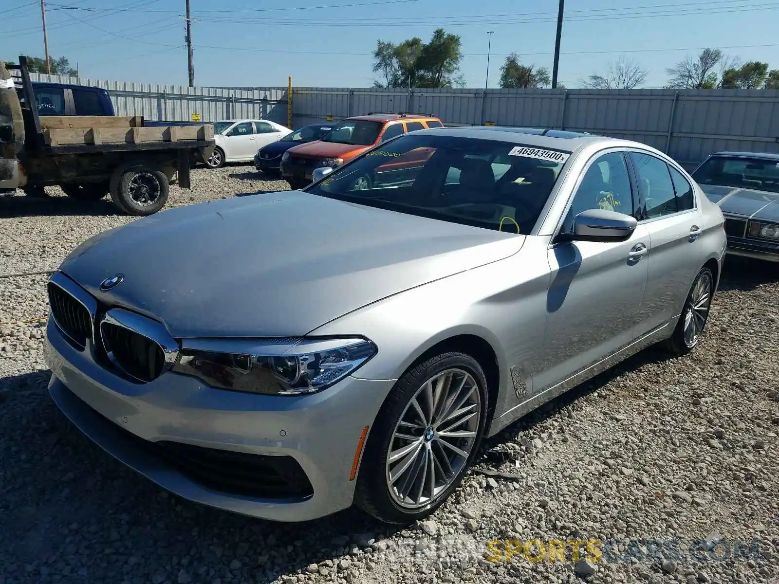 2 Photograph of a damaged car WBAJA5C53KWW40805 BMW 5 SERIES 2019