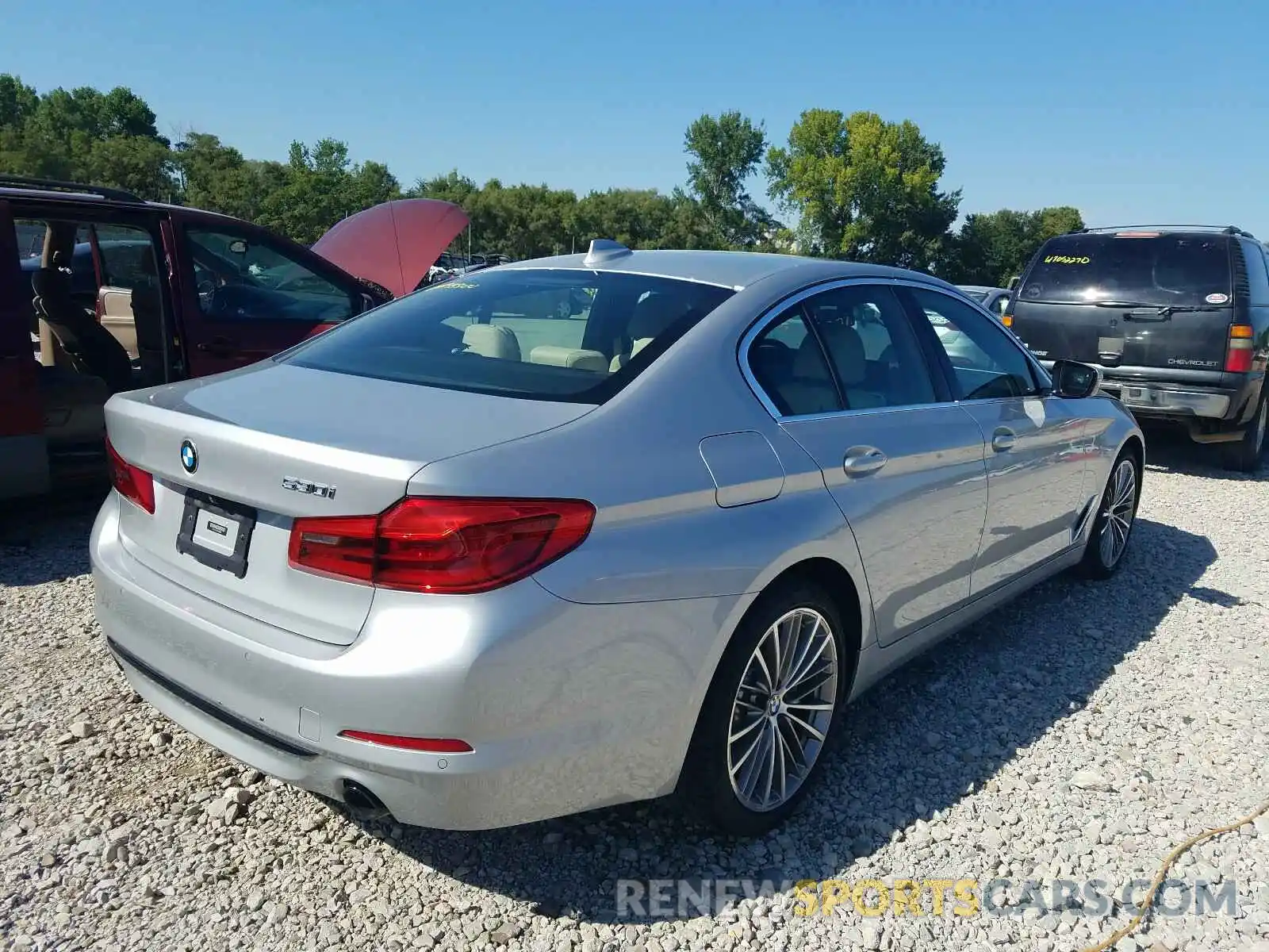 4 Photograph of a damaged car WBAJA5C53KWW40805 BMW 5 SERIES 2019