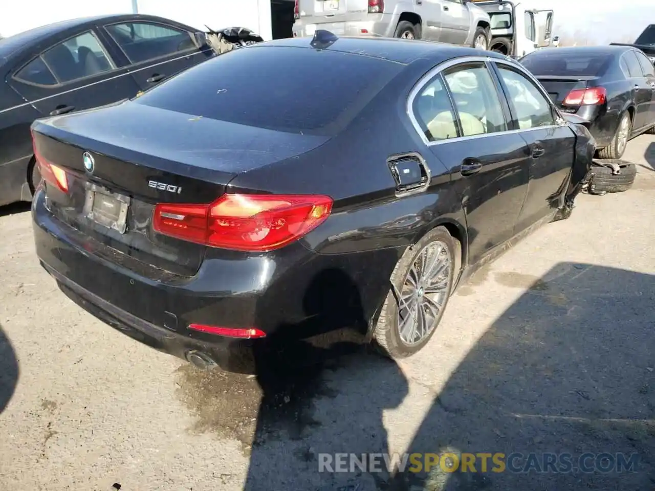 4 Фотография поврежденного автомобиля WBAJA5C54KBX88002 BMW 5 SERIES 2019