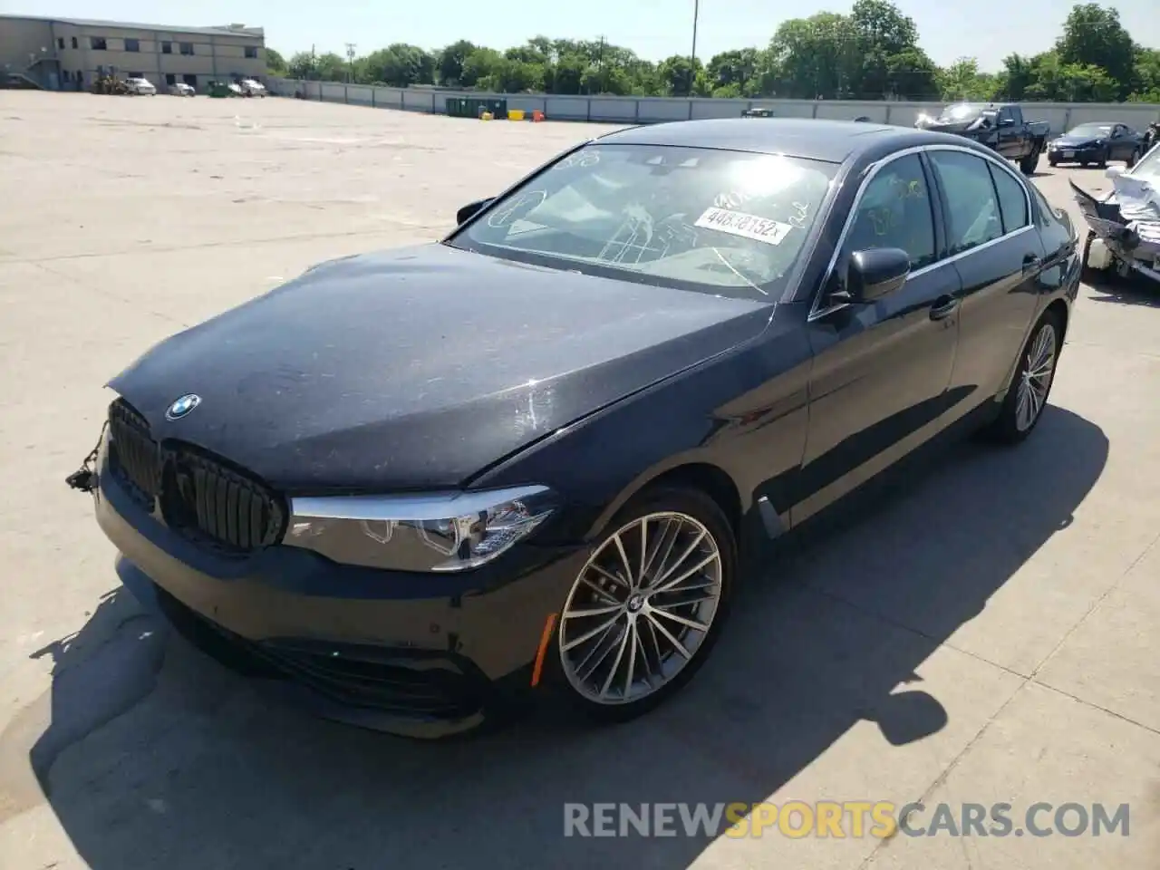 2 Фотография поврежденного автомобиля WBAJA5C54KG900574 BMW 5 SERIES 2019