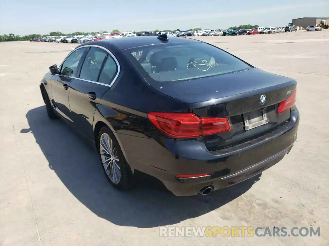 3 Фотография поврежденного автомобиля WBAJA5C54KG900574 BMW 5 SERIES 2019