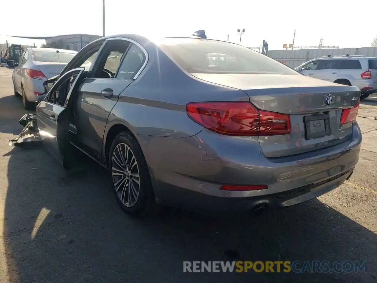 3 Photograph of a damaged car WBAJA5C54KWW08381 BMW 5 SERIES 2019