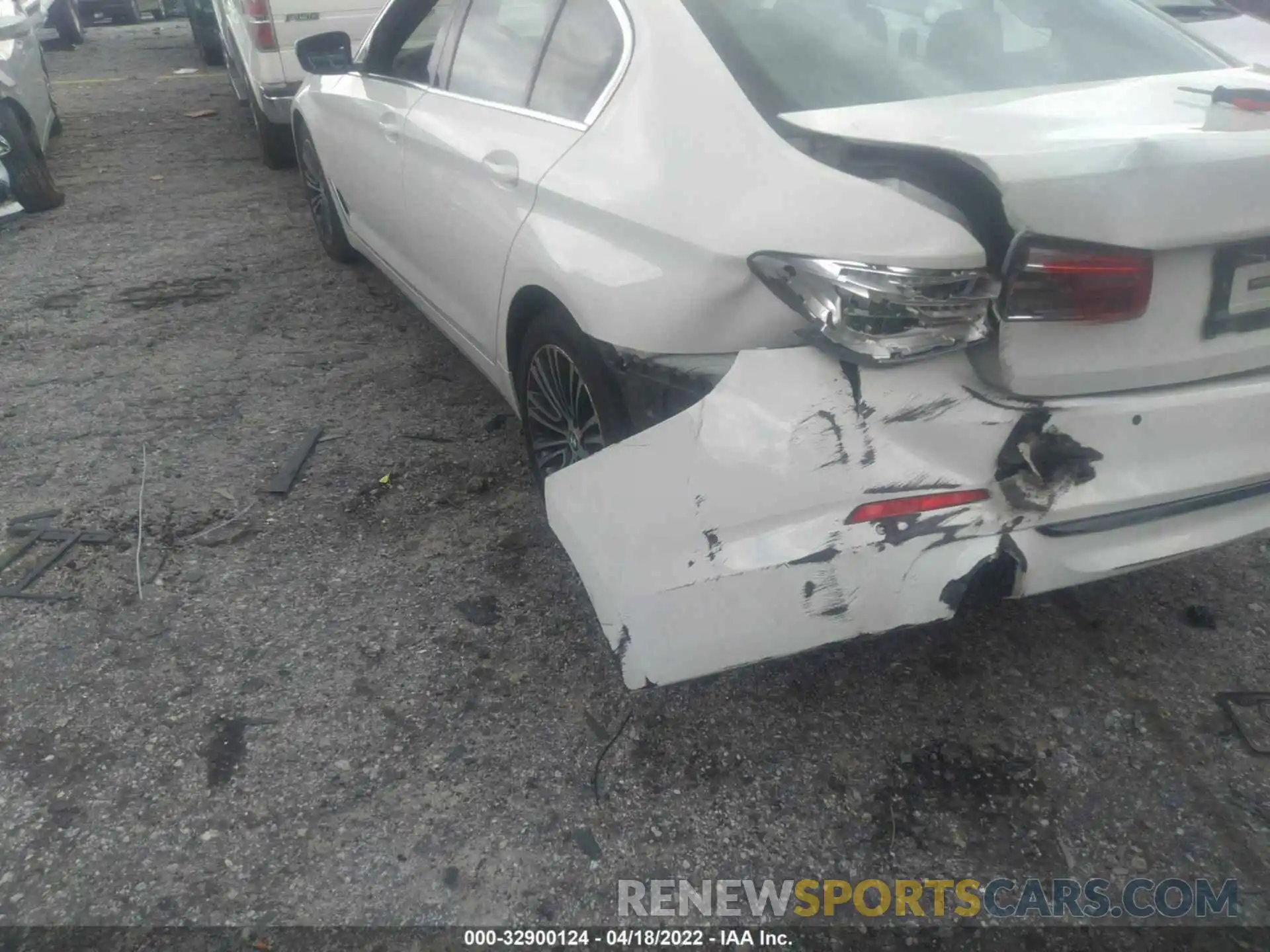 6 Photograph of a damaged car WBAJA5C54KWW08705 BMW 5 SERIES 2019