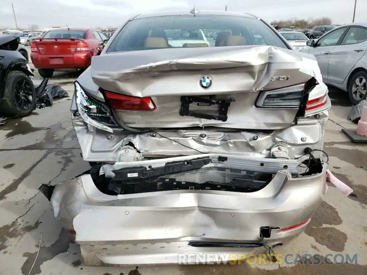 9 Photograph of a damaged car WBAJA5C54KWW10440 BMW 5 SERIES 2019