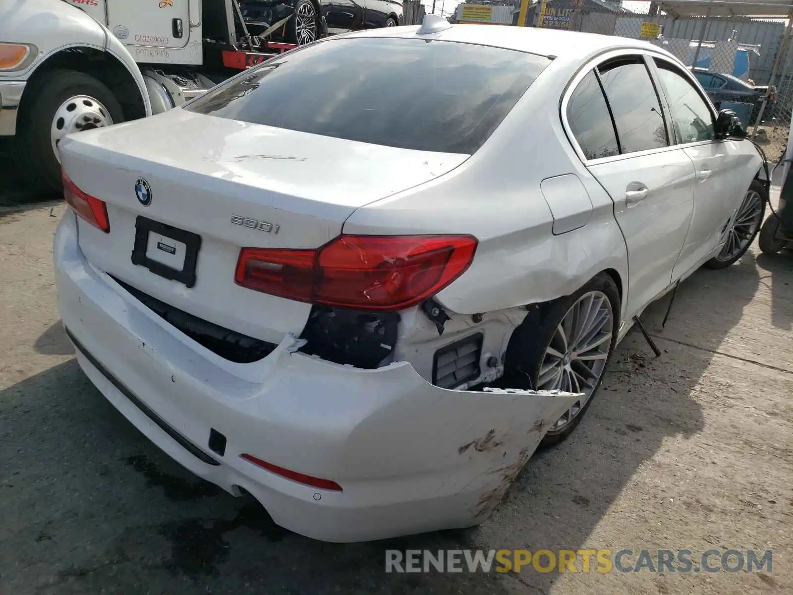 4 Фотография поврежденного автомобиля WBAJA5C54KWW49643 BMW 5 SERIES 2019