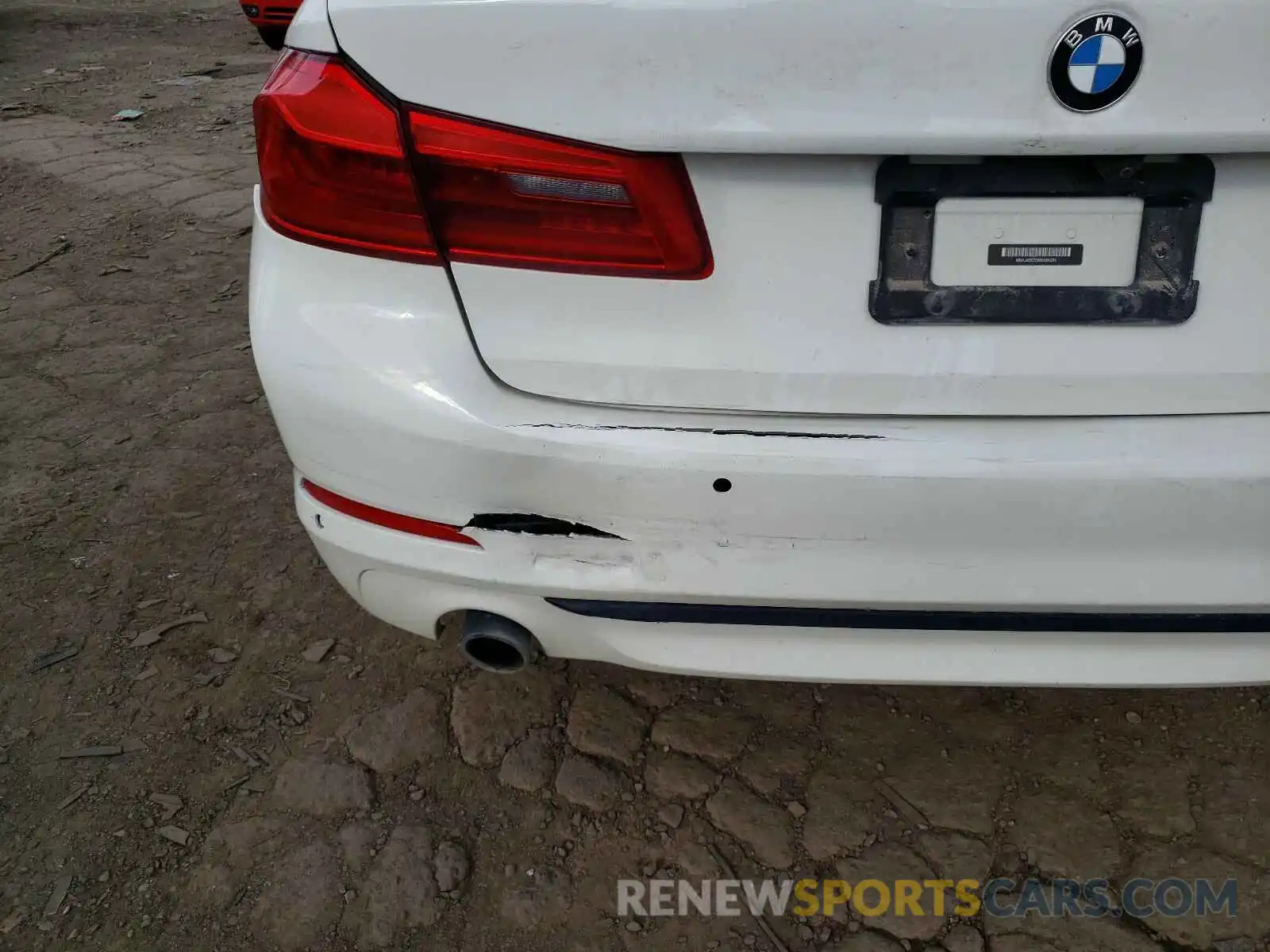 9 Photograph of a damaged car WBAJA5C55KBX86291 BMW 5 SERIES 2019