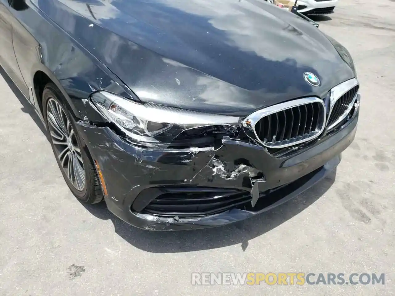 9 Photograph of a damaged car WBAJA5C55KBX87165 BMW 5 SERIES 2019