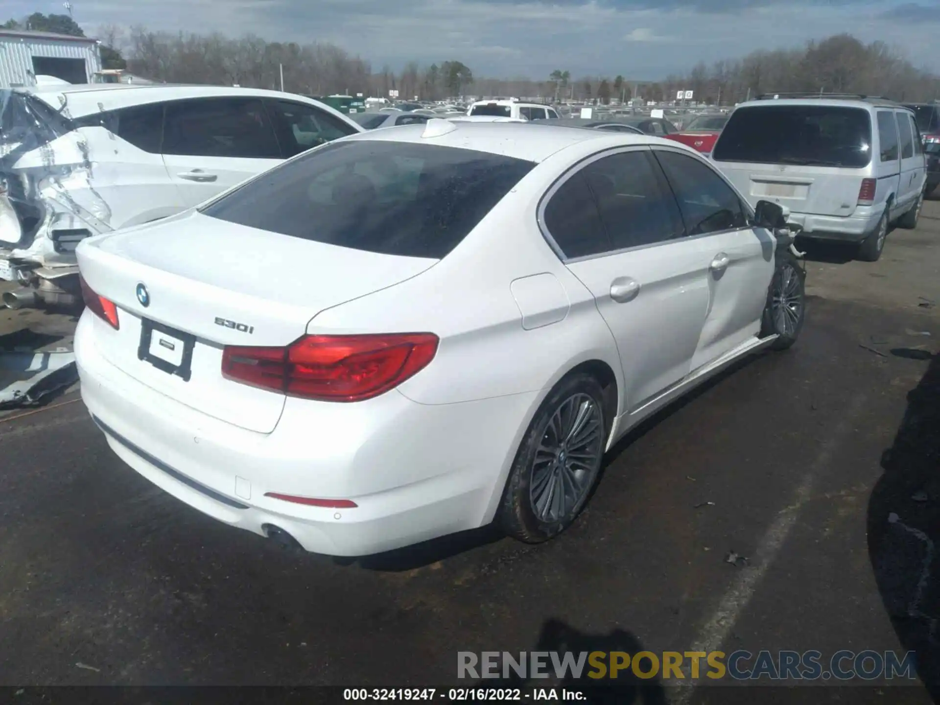 4 Photograph of a damaged car WBAJA5C55KWA57977 BMW 5 SERIES 2019