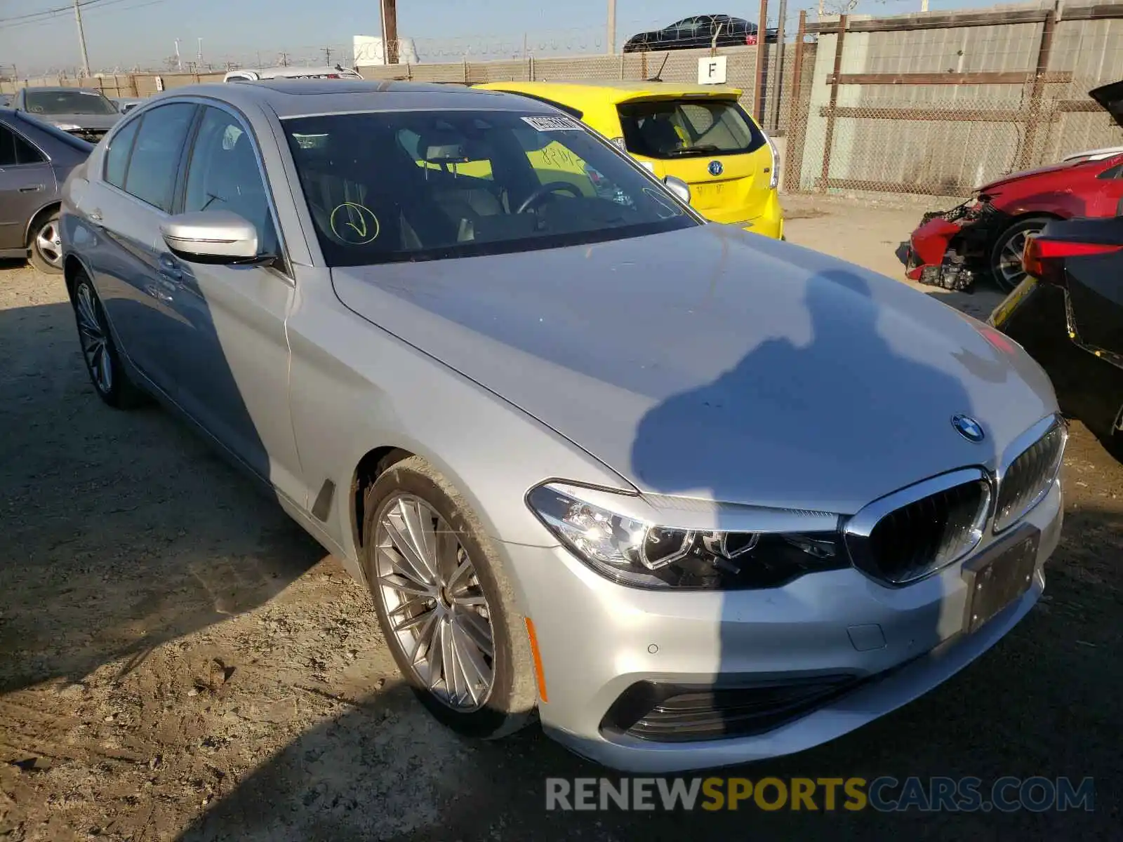 1 Фотография поврежденного автомобиля WBAJA5C55KWW37453 BMW 5 SERIES 2019
