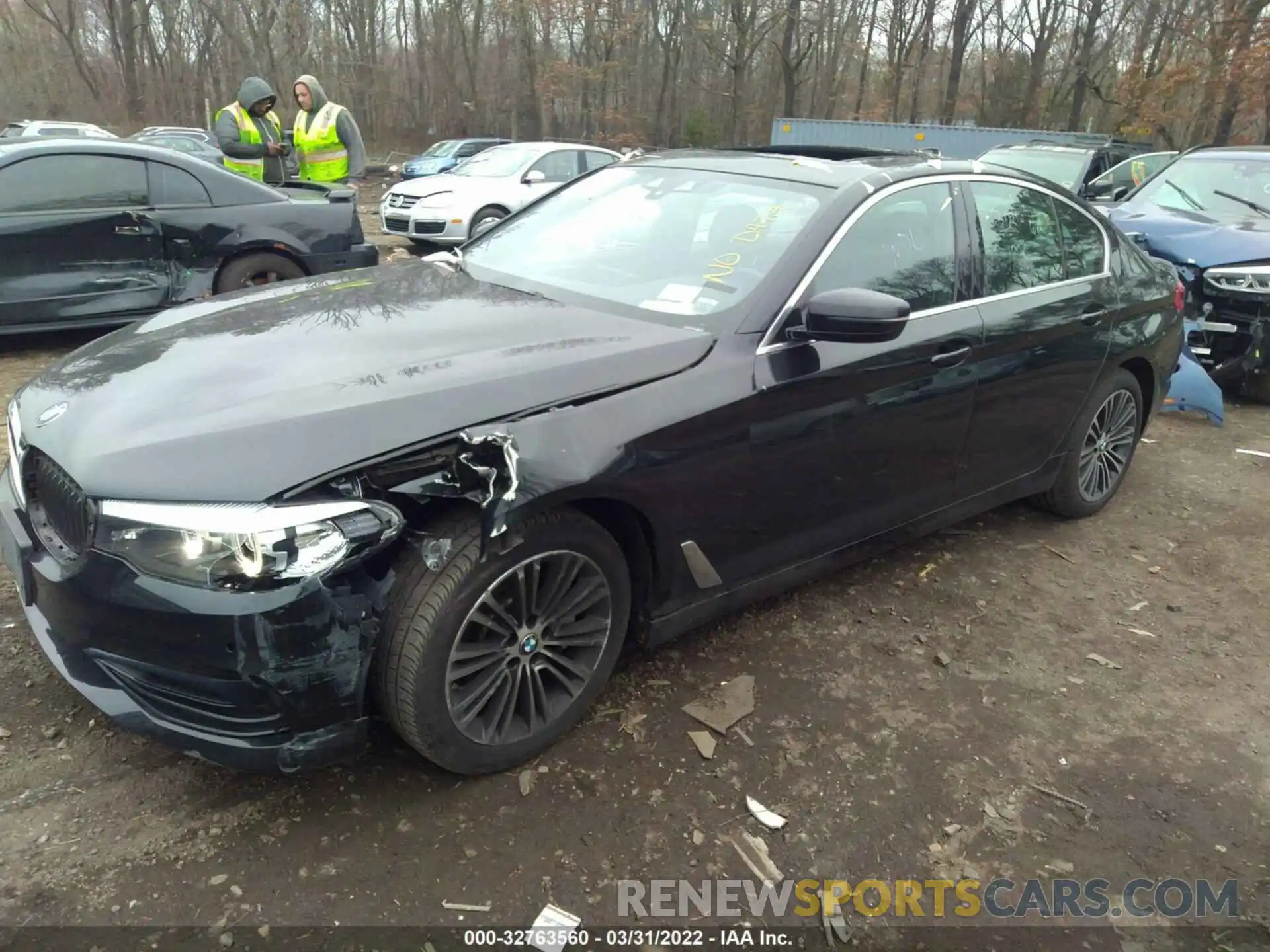 2 Фотография поврежденного автомобиля WBAJA5C56KBX86865 BMW 5 SERIES 2019