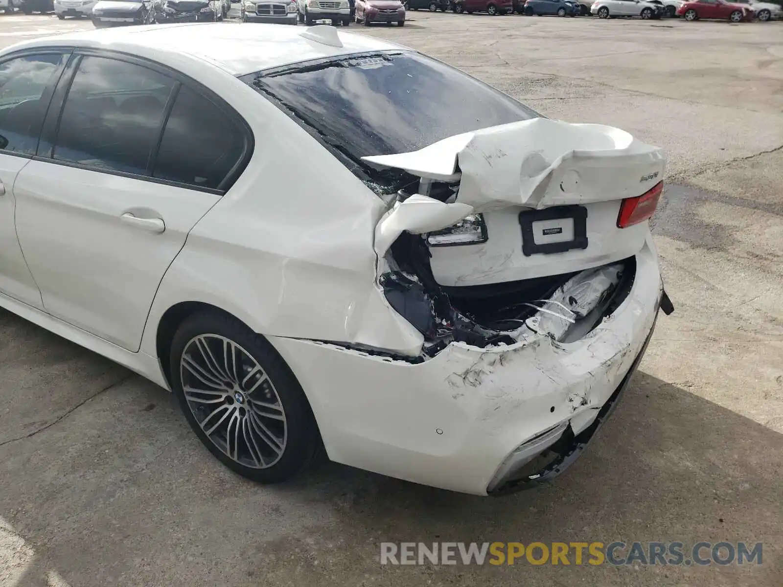 9 Фотография поврежденного автомобиля WBAJA5C56KBX87501 BMW 5 SERIES 2019