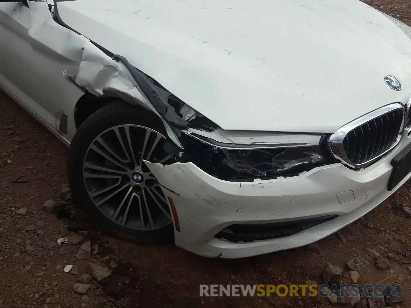 9 Фотография поврежденного автомобиля WBAJA5C56KBX87613 BMW 5 SERIES 2019