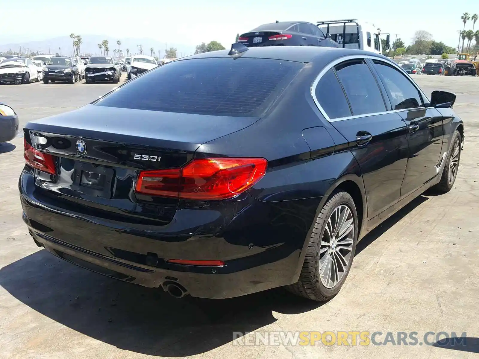 4 Фотография поврежденного автомобиля WBAJA5C56KG900575 BMW 5 SERIES 2019