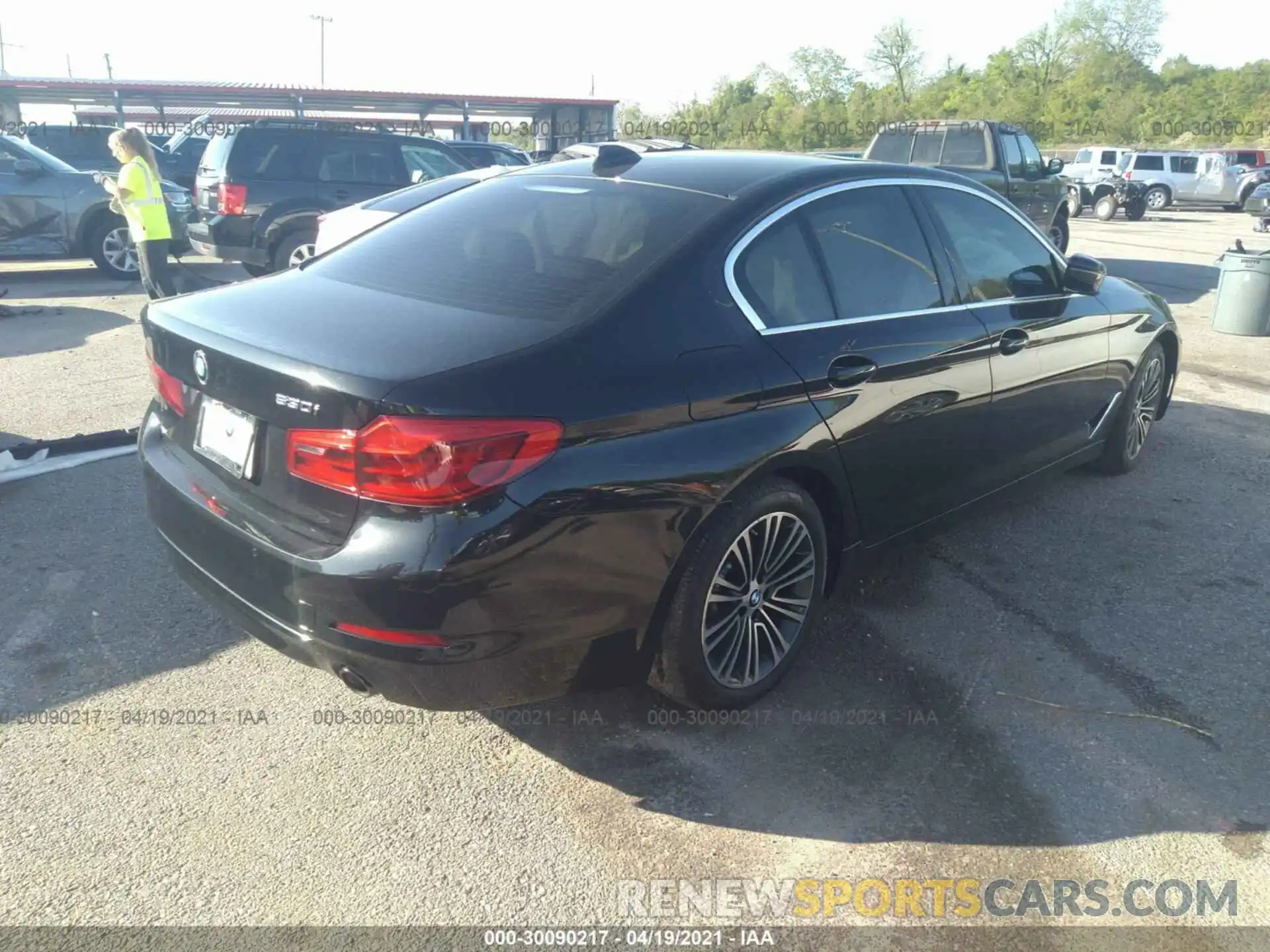 4 Photograph of a damaged car WBAJA5C56KG900799 BMW 5 SERIES 2019