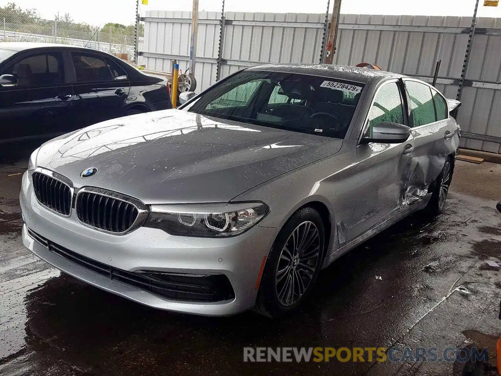 2 Photograph of a damaged car WBAJA5C56KG901192 BMW 5 SERIES 2019