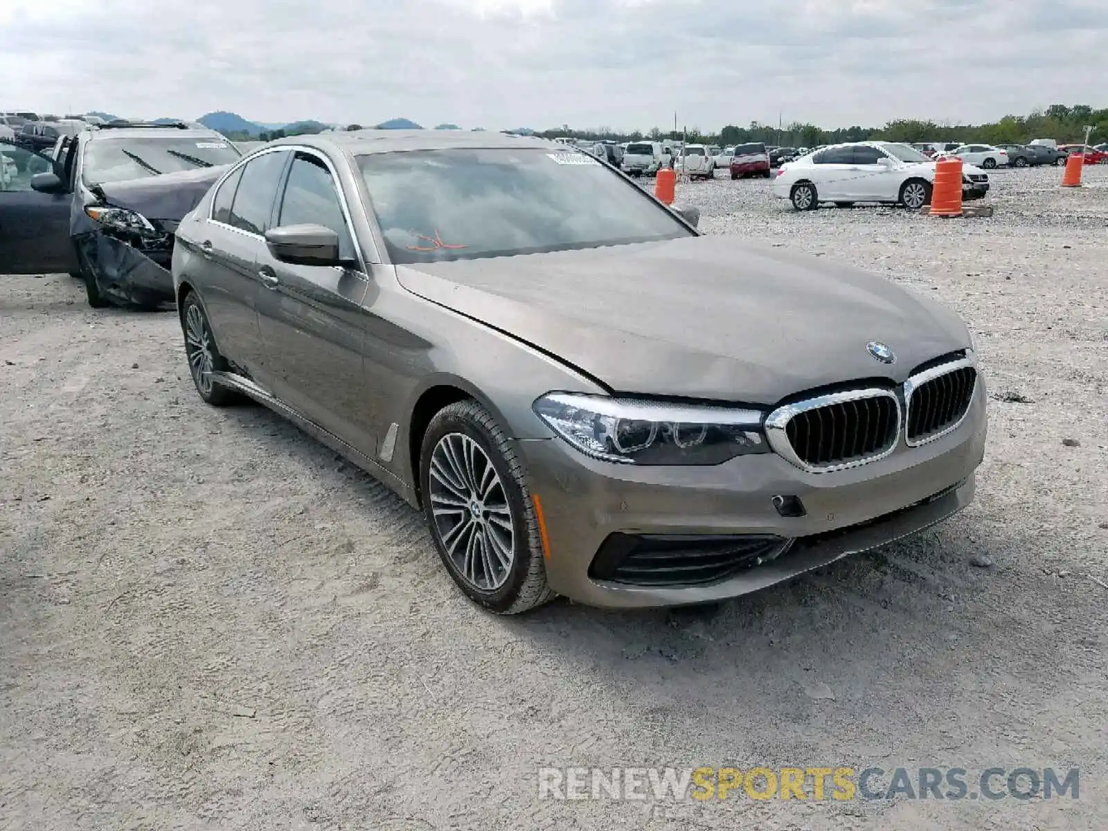 1 Photograph of a damaged car WBAJA5C56KWW04932 BMW 5 SERIES 2019