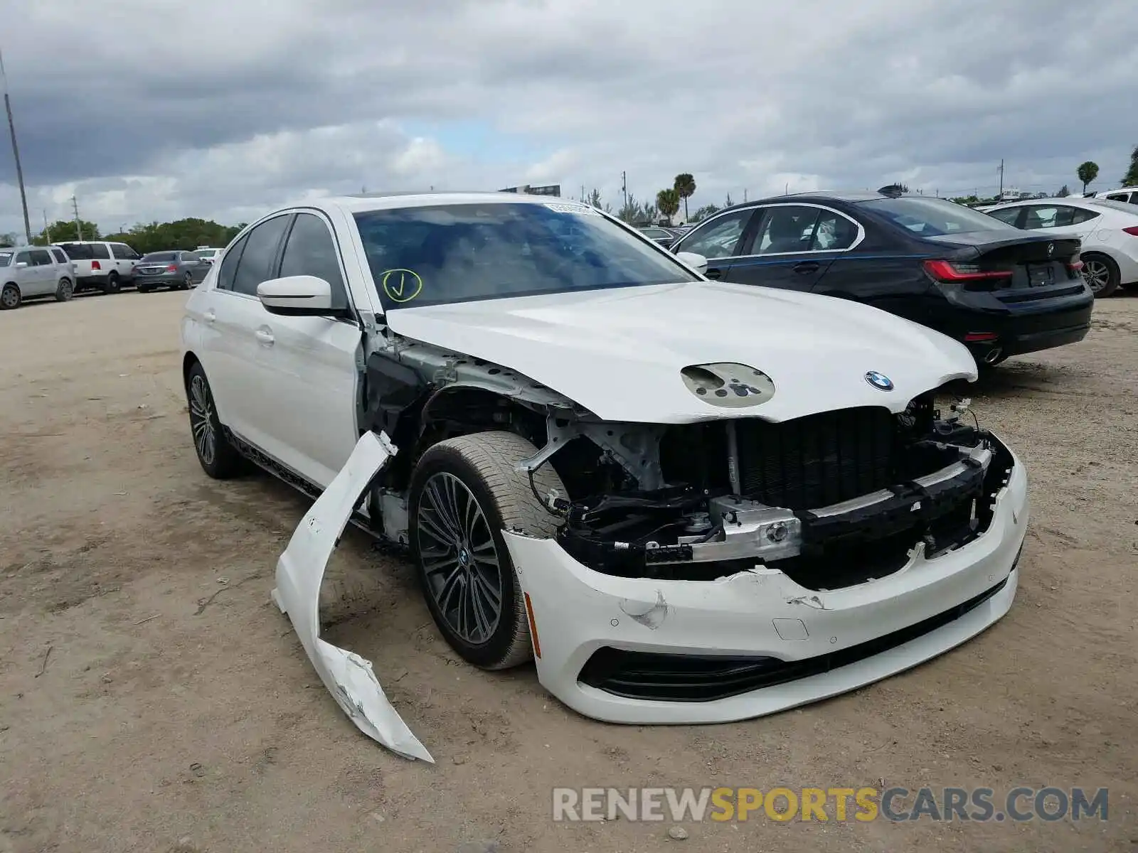 1 Фотография поврежденного автомобиля WBAJA5C56KWW09435 BMW 5 SERIES 2019