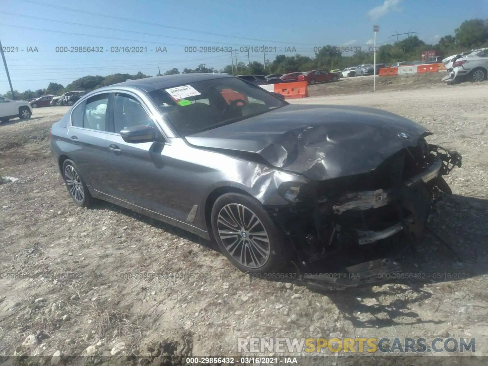 1 Фотография поврежденного автомобиля WBAJA5C56KWW35808 BMW 5 SERIES 2019