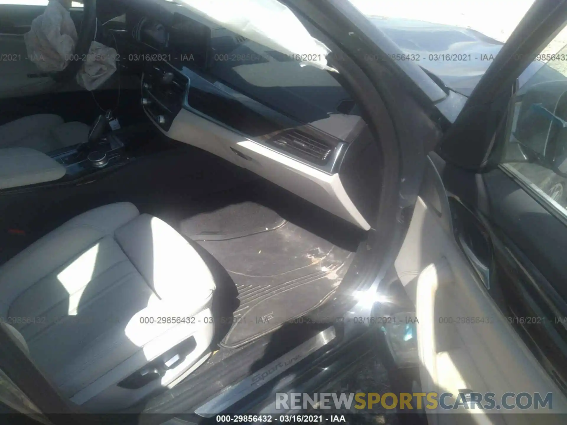 5 Photograph of a damaged car WBAJA5C56KWW35808 BMW 5 SERIES 2019
