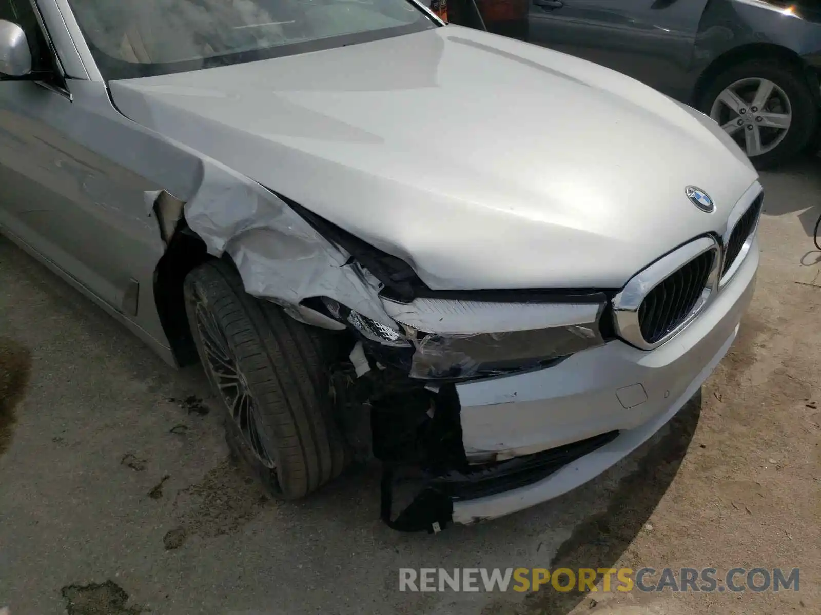 9 Photograph of a damaged car WBAJA5C57KBX46679 BMW 5 SERIES 2019