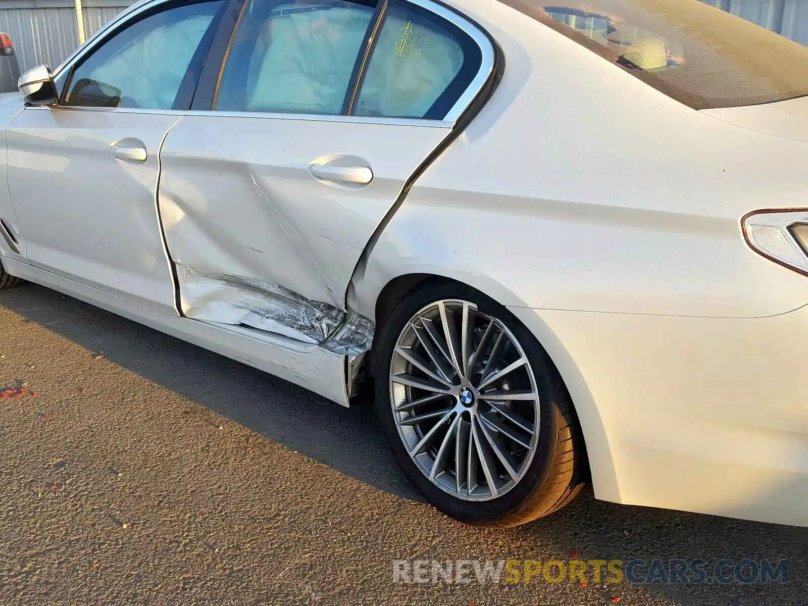 9 Photograph of a damaged car WBAJA5C57KBX86518 BMW 5 SERIES 2019