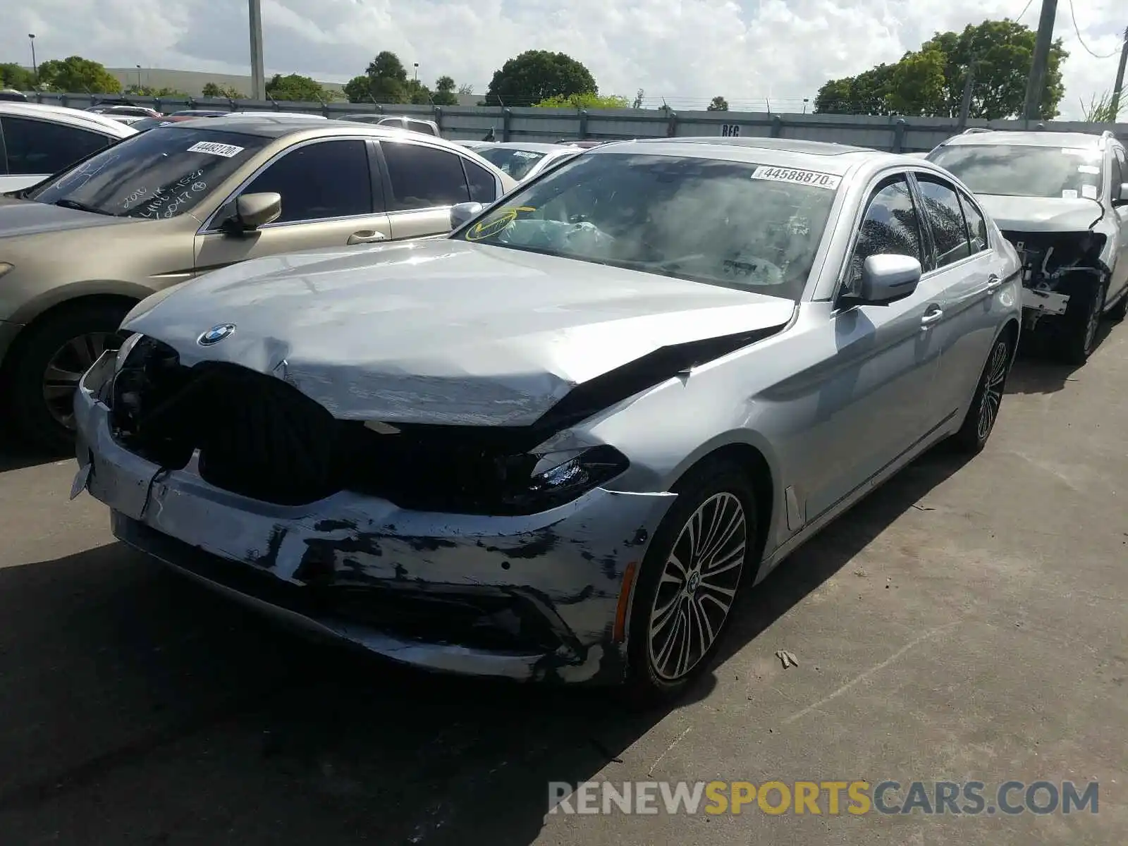 2 Photograph of a damaged car WBAJA5C57KBX87488 BMW 5 SERIES 2019