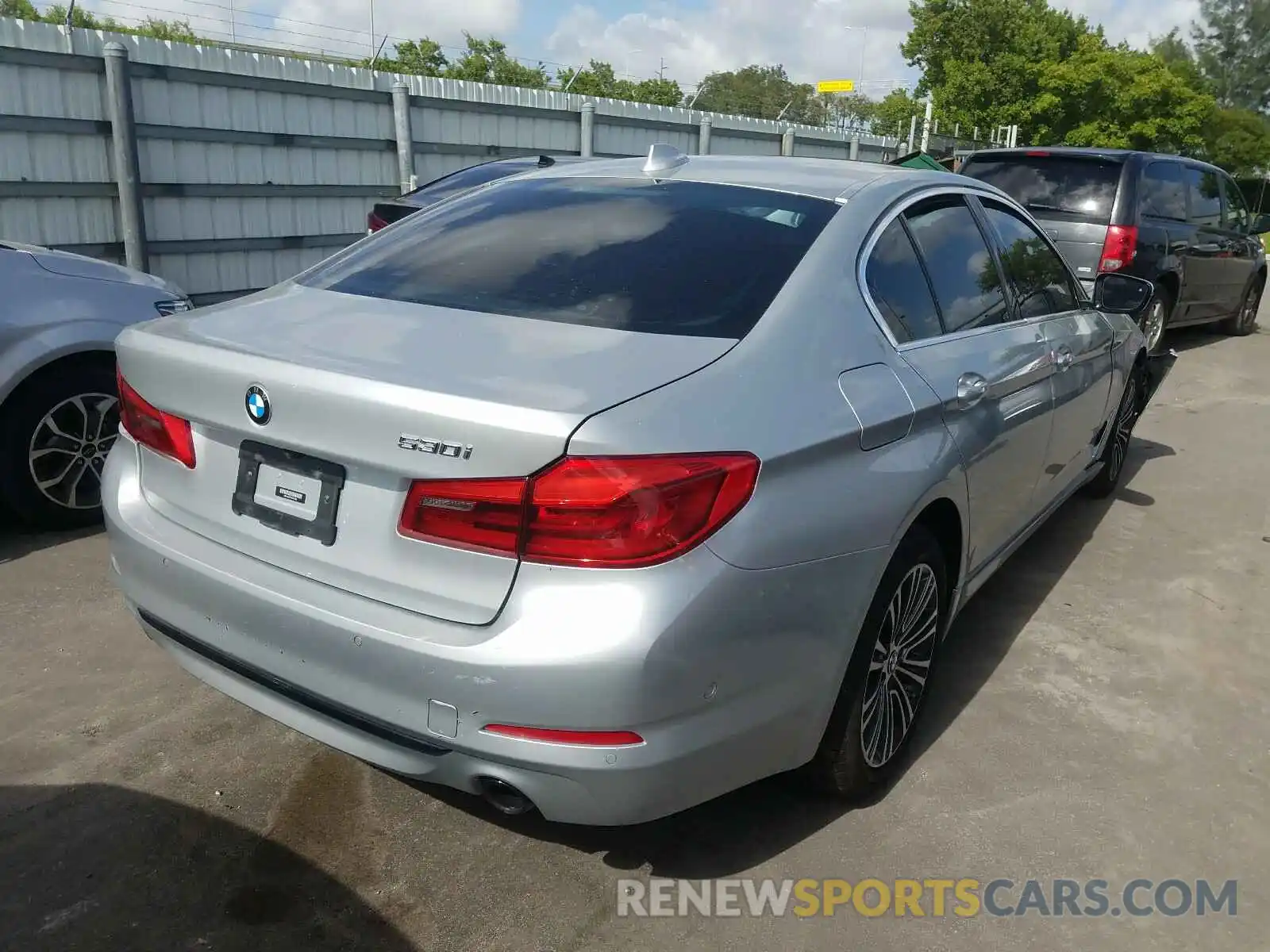 4 Photograph of a damaged car WBAJA5C57KBX87488 BMW 5 SERIES 2019