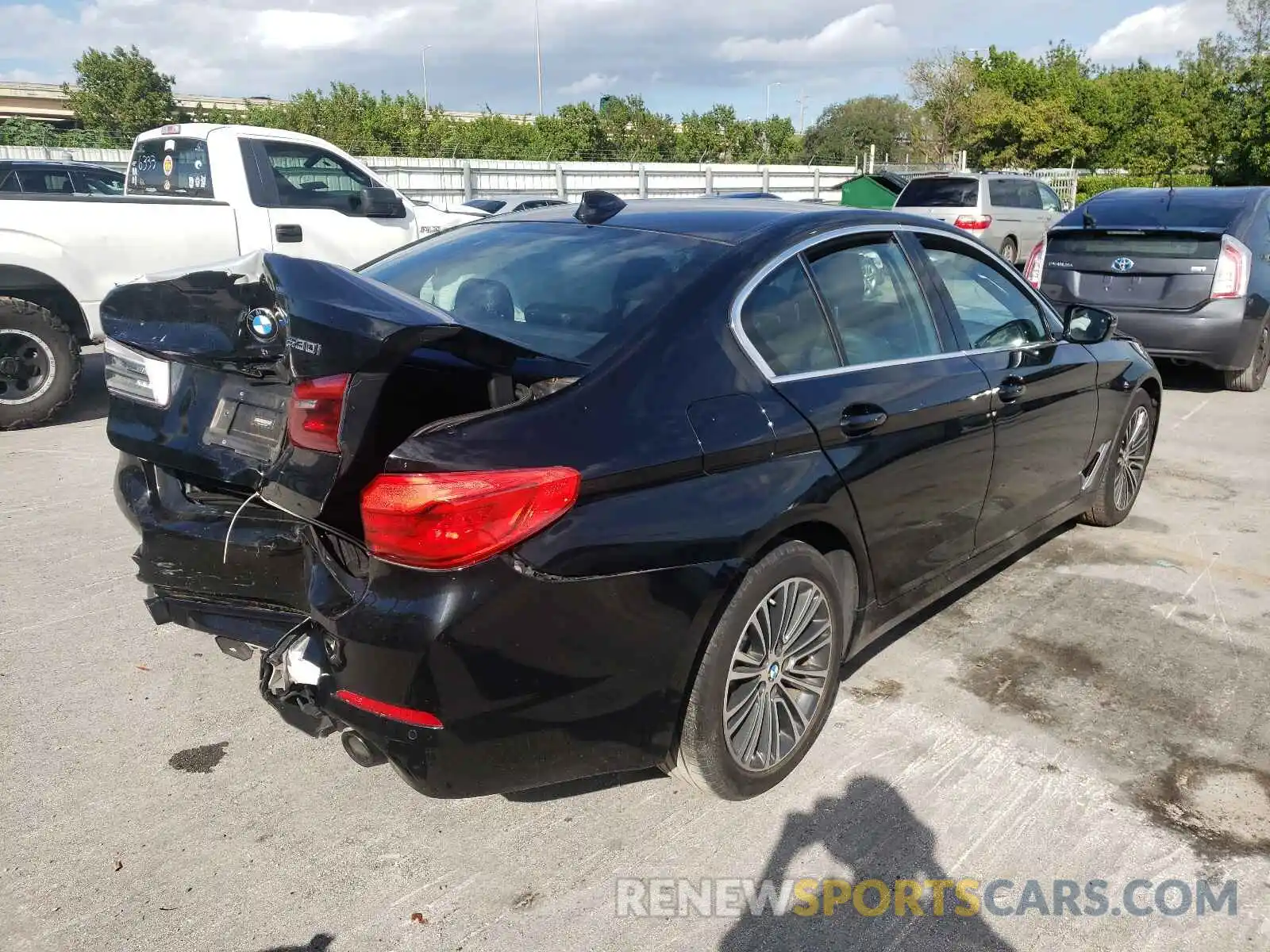 4 Photograph of a damaged car WBAJA5C57KWW05345 BMW 5 SERIES 2019