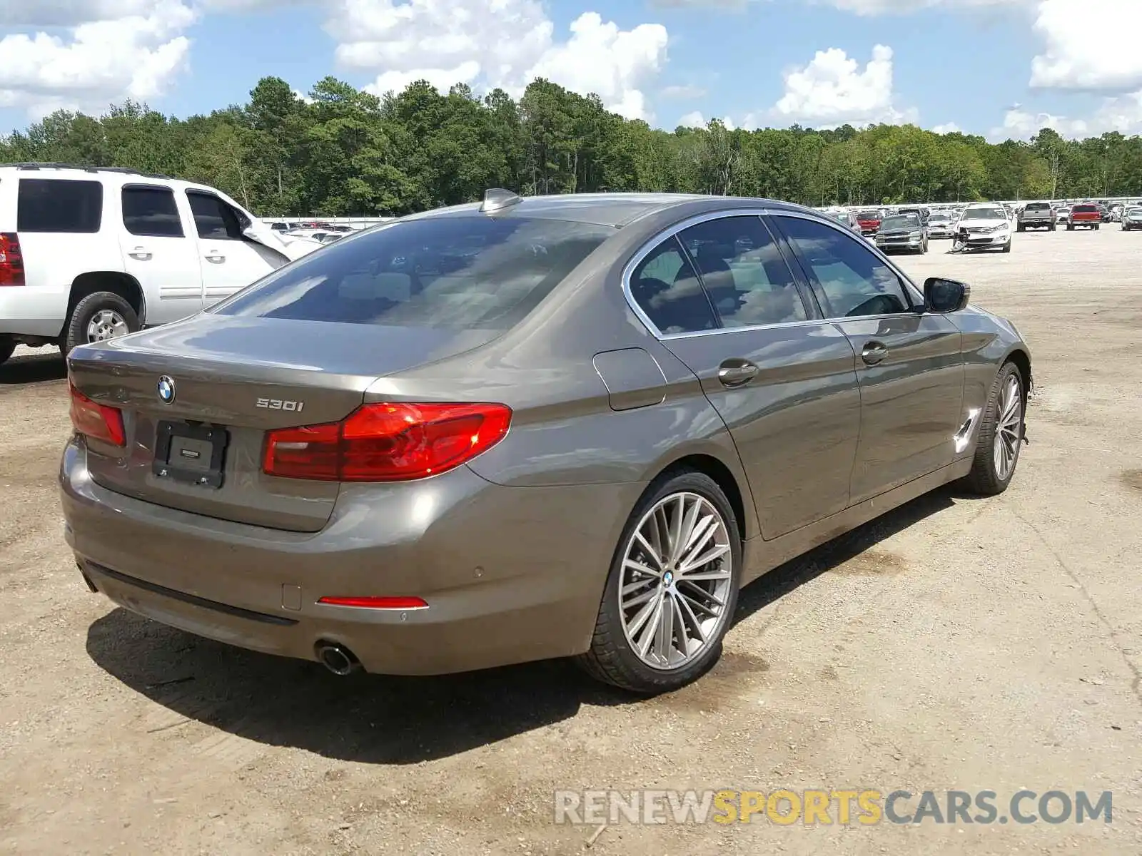 4 Photograph of a damaged car WBAJA5C57KWW08732 BMW 5 SERIES 2019