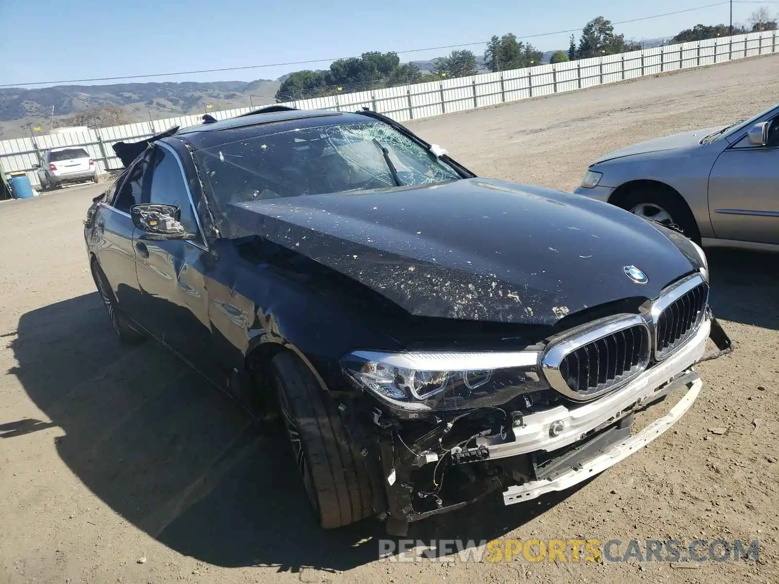 1 Фотография поврежденного автомобиля WBAJA5C57KWW16460 BMW 5 SERIES 2019