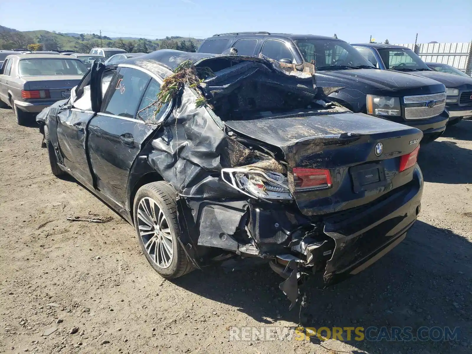 3 Фотография поврежденного автомобиля WBAJA5C57KWW16460 BMW 5 SERIES 2019