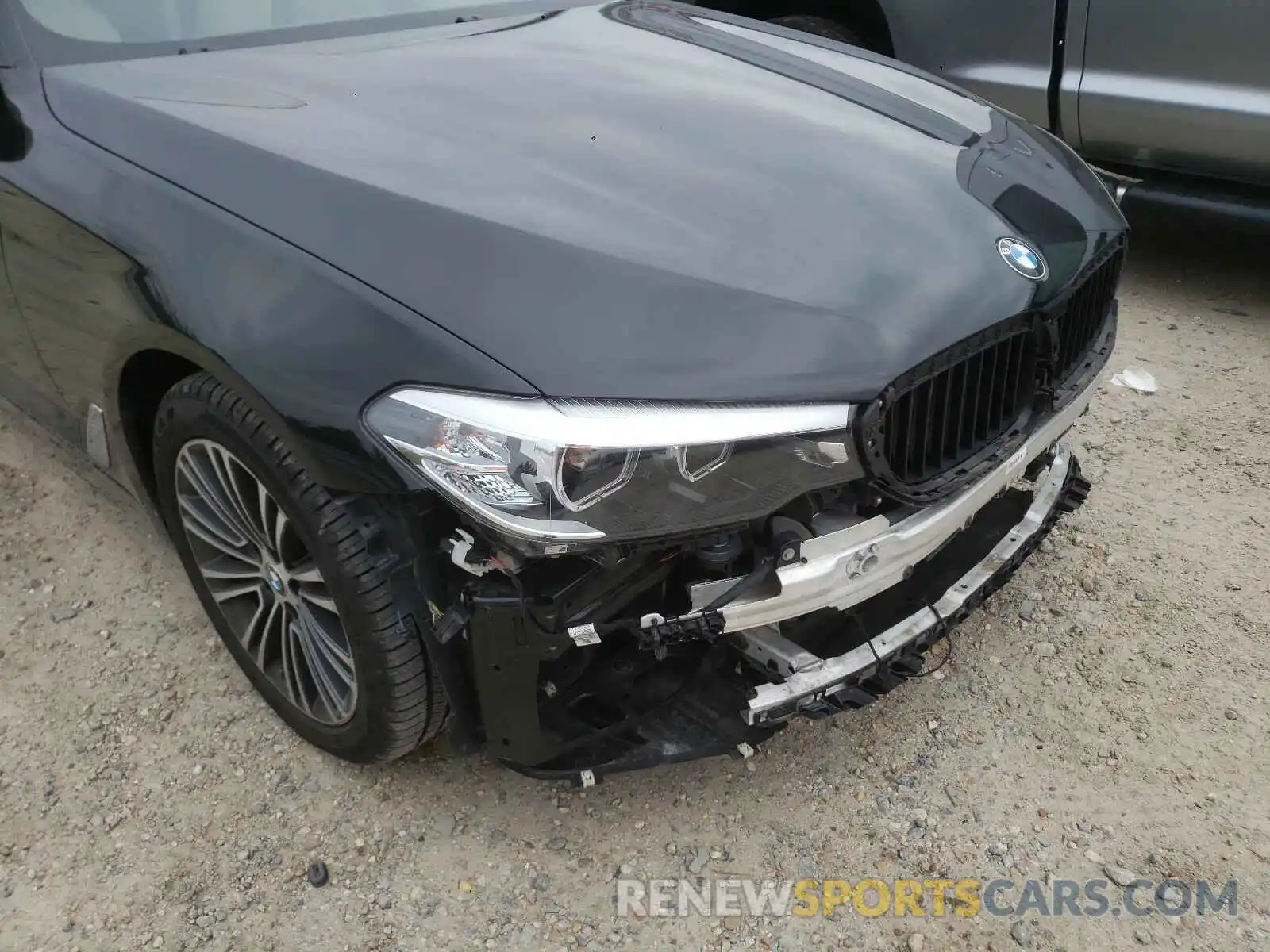 9 Фотография поврежденного автомобиля WBAJA5C58KBX86589 BMW 5 SERIES 2019