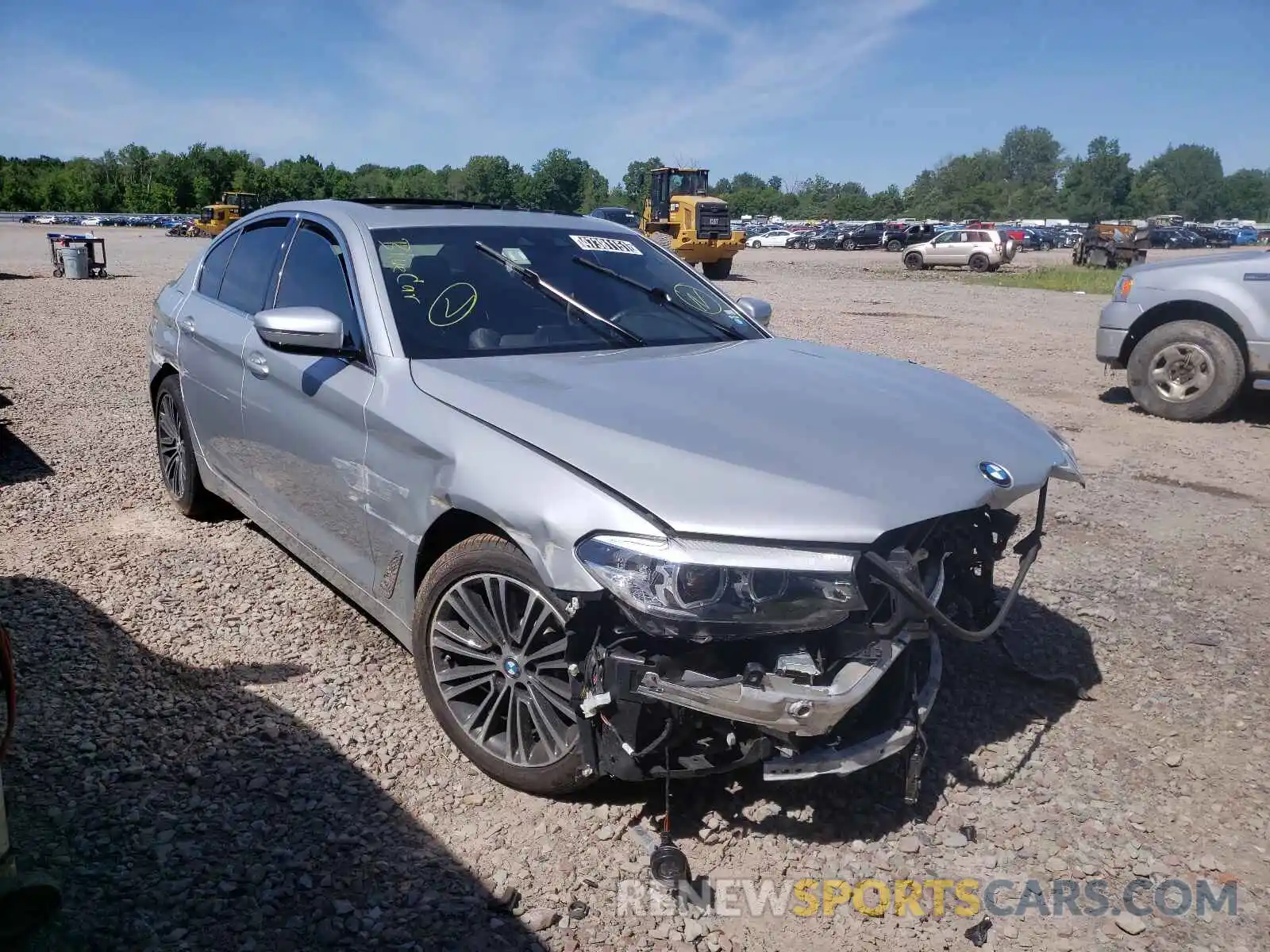1 Фотография поврежденного автомобиля WBAJA5C58KBX88004 BMW 5 SERIES 2019