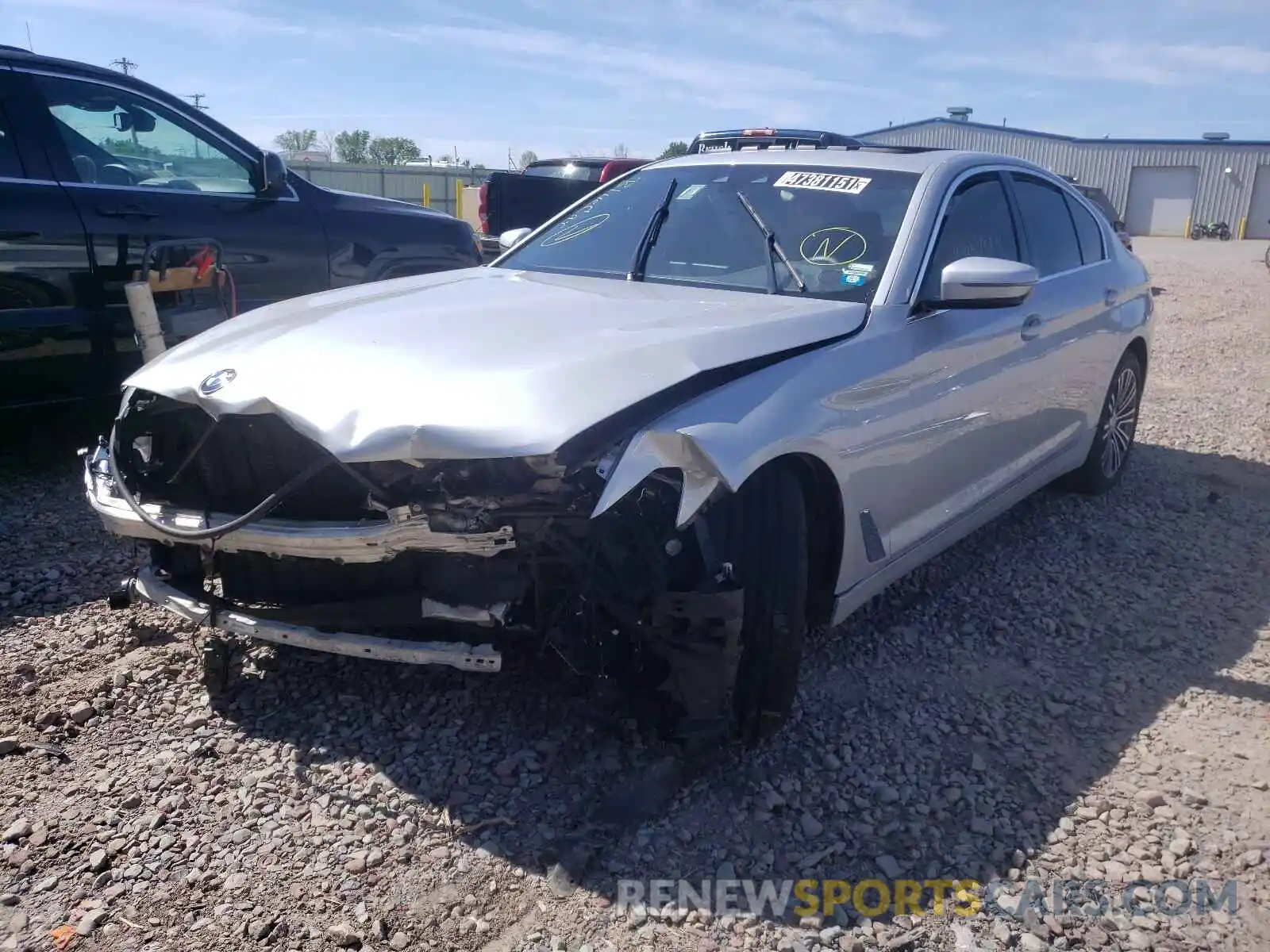 2 Фотография поврежденного автомобиля WBAJA5C58KBX88004 BMW 5 SERIES 2019