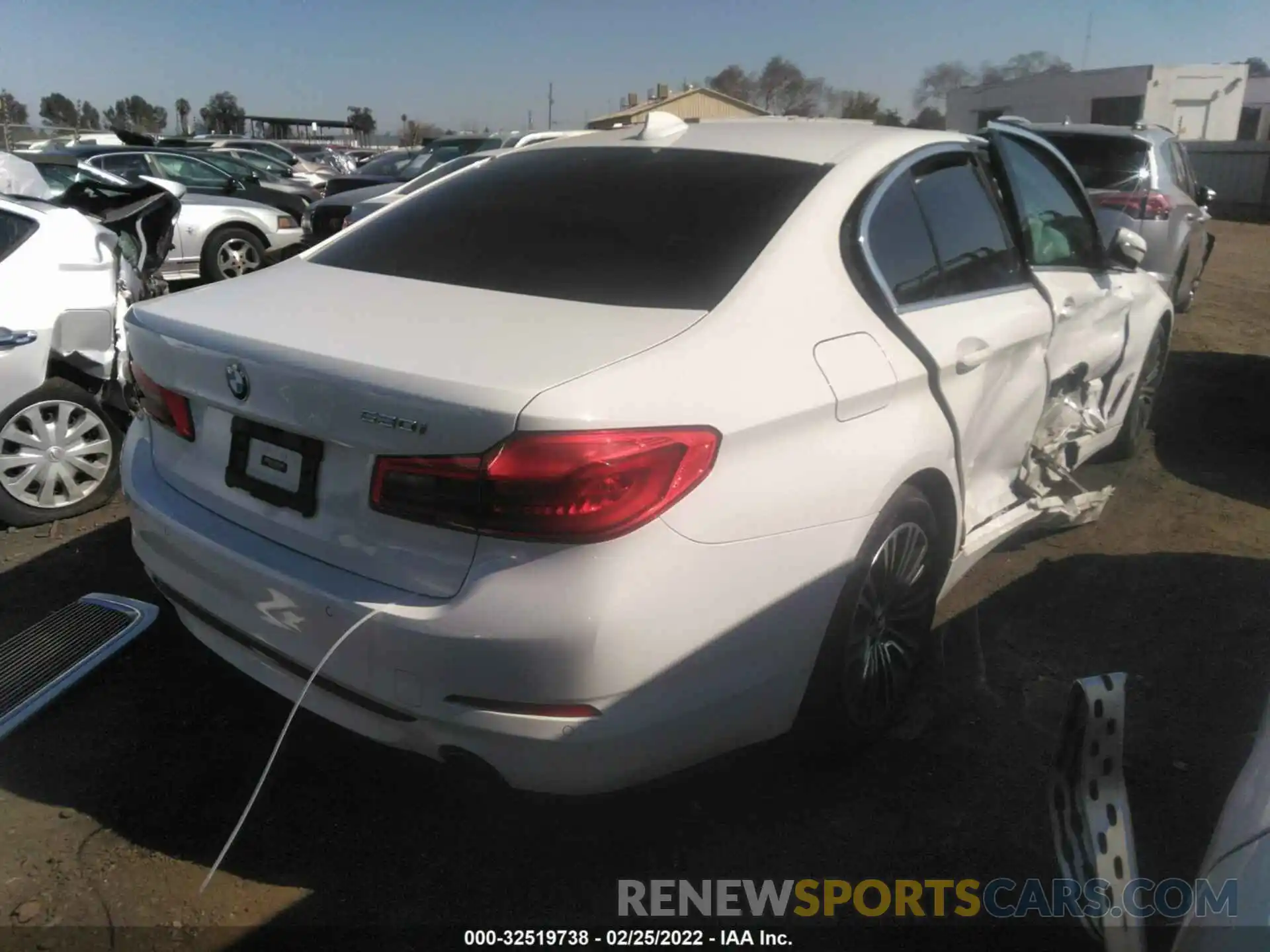 4 Photograph of a damaged car WBAJA5C58KWW09470 BMW 5 SERIES 2019