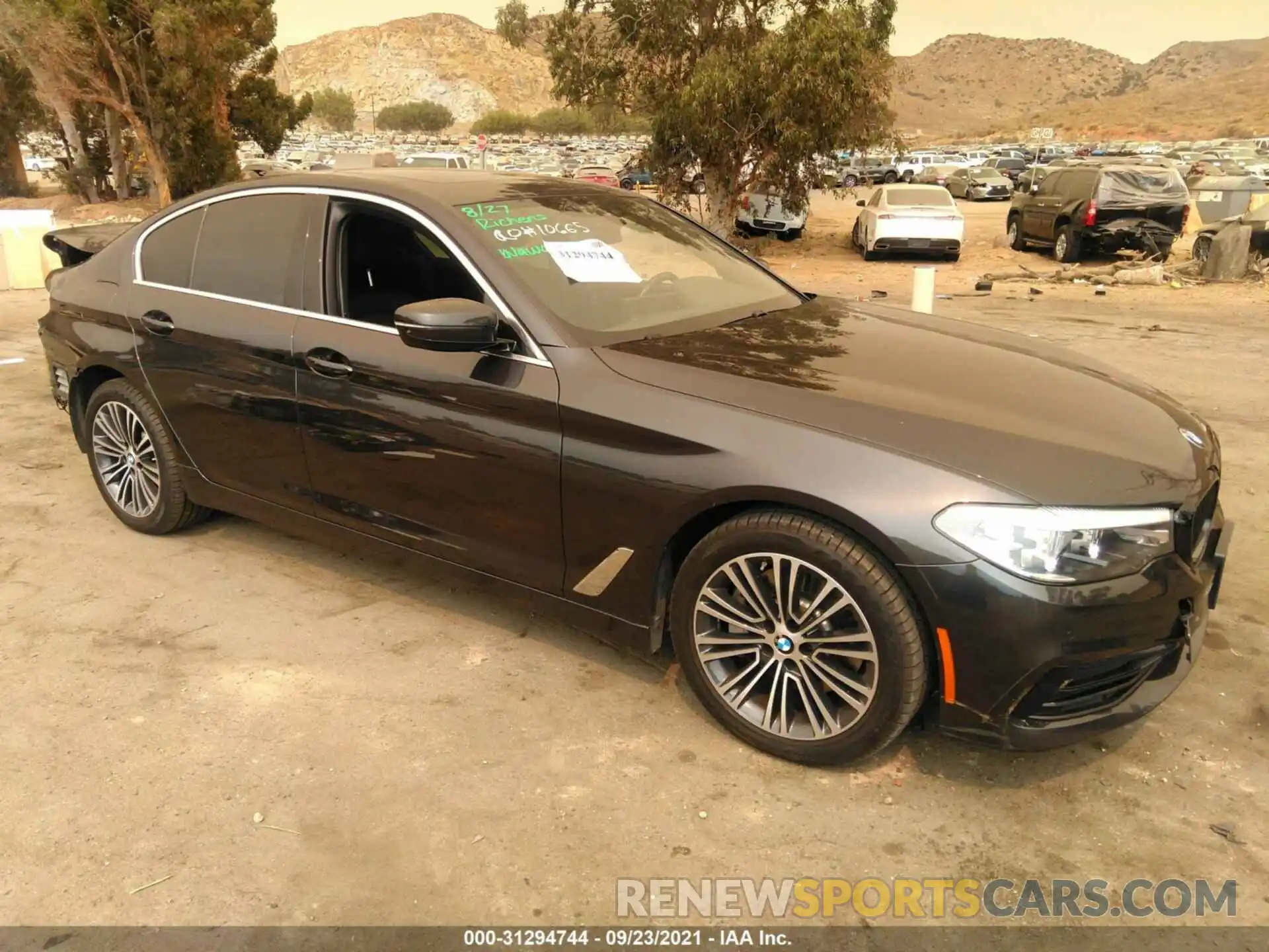 1 Photograph of a damaged car WBAJA5C58KWW10246 BMW 5 SERIES 2019