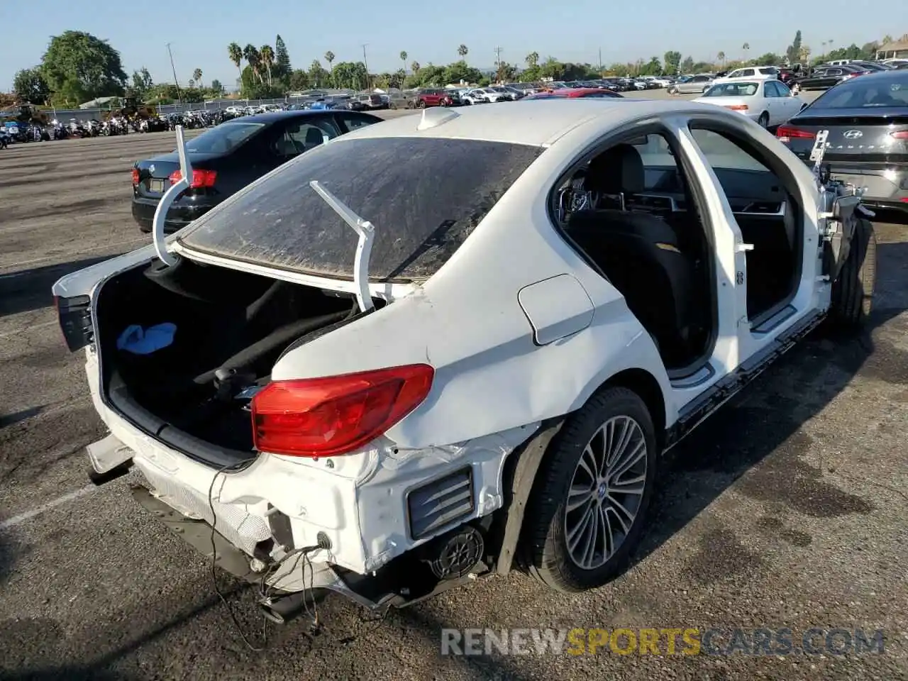 4 Photograph of a damaged car WBAJA5C59KBX87007 BMW 5 SERIES 2019