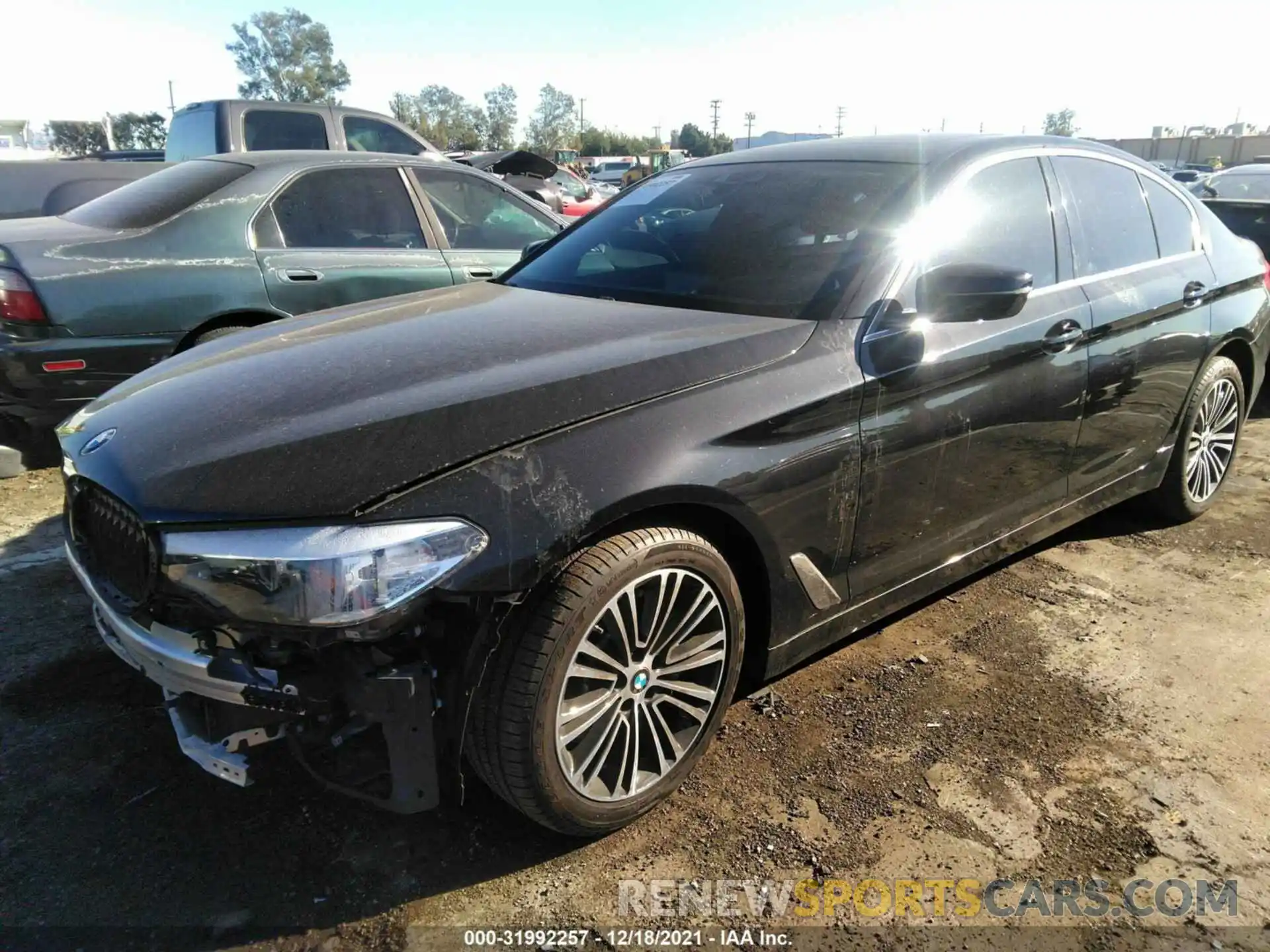 2 Фотография поврежденного автомобиля WBAJA5C59KBX87556 BMW 5 SERIES 2019