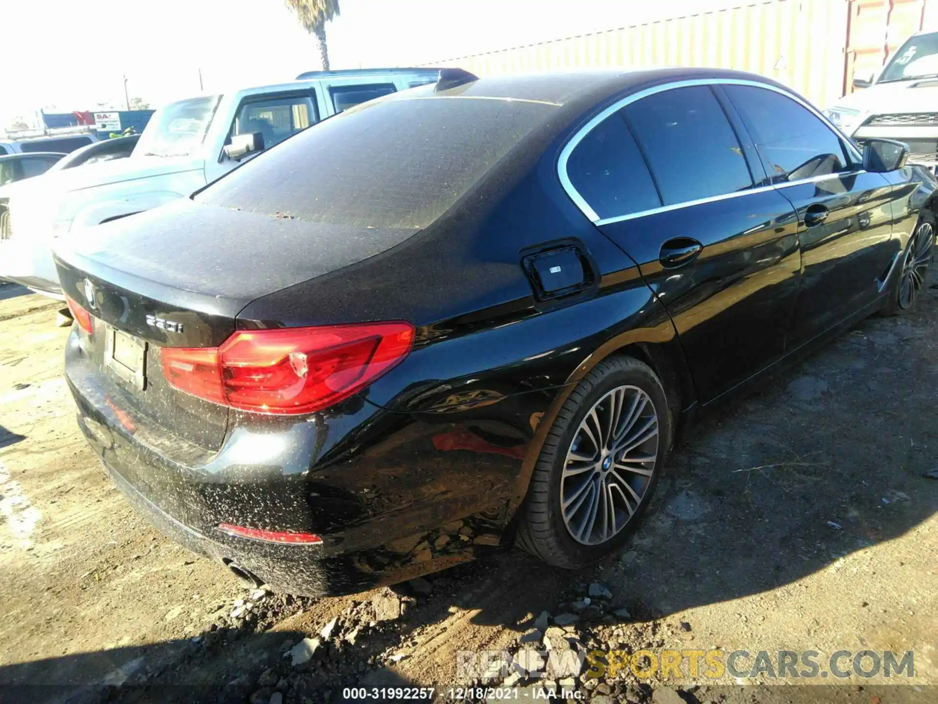 4 Фотография поврежденного автомобиля WBAJA5C59KBX87556 BMW 5 SERIES 2019