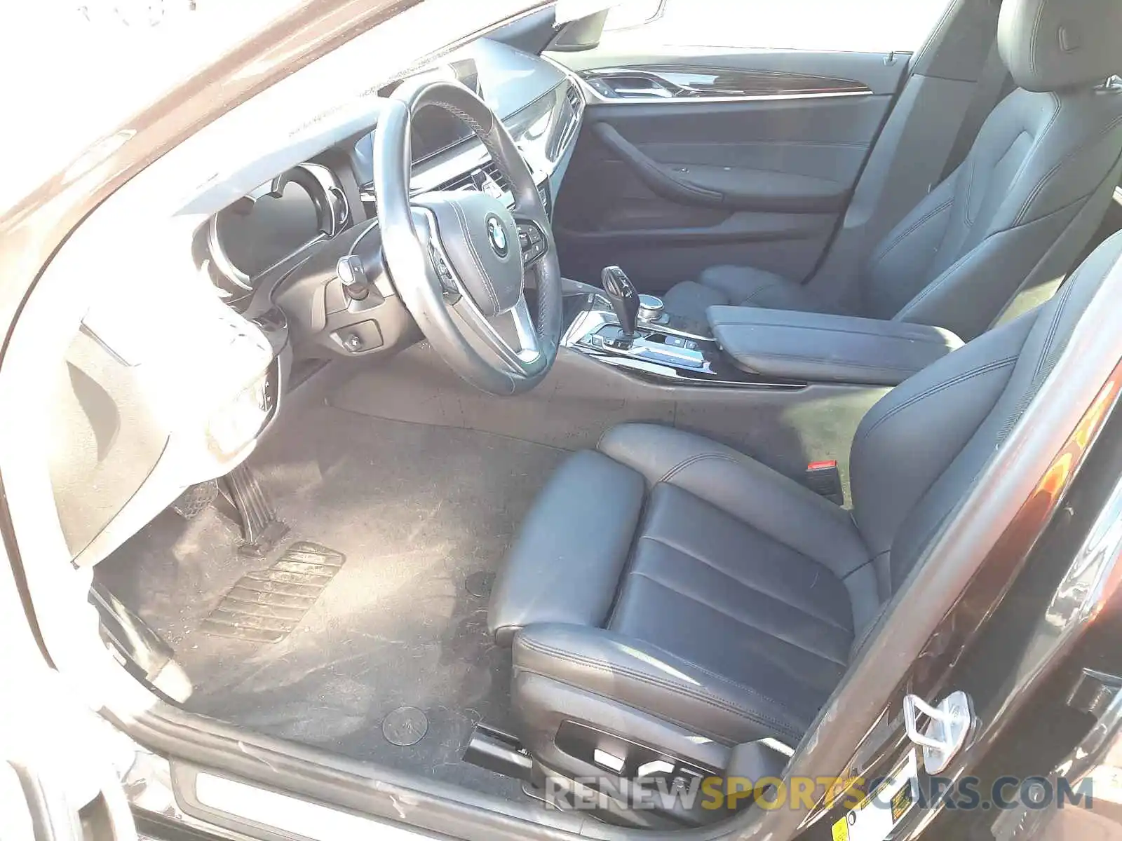 5 Photograph of a damaged car WBAJA5C59KG900604 BMW 5 SERIES 2019