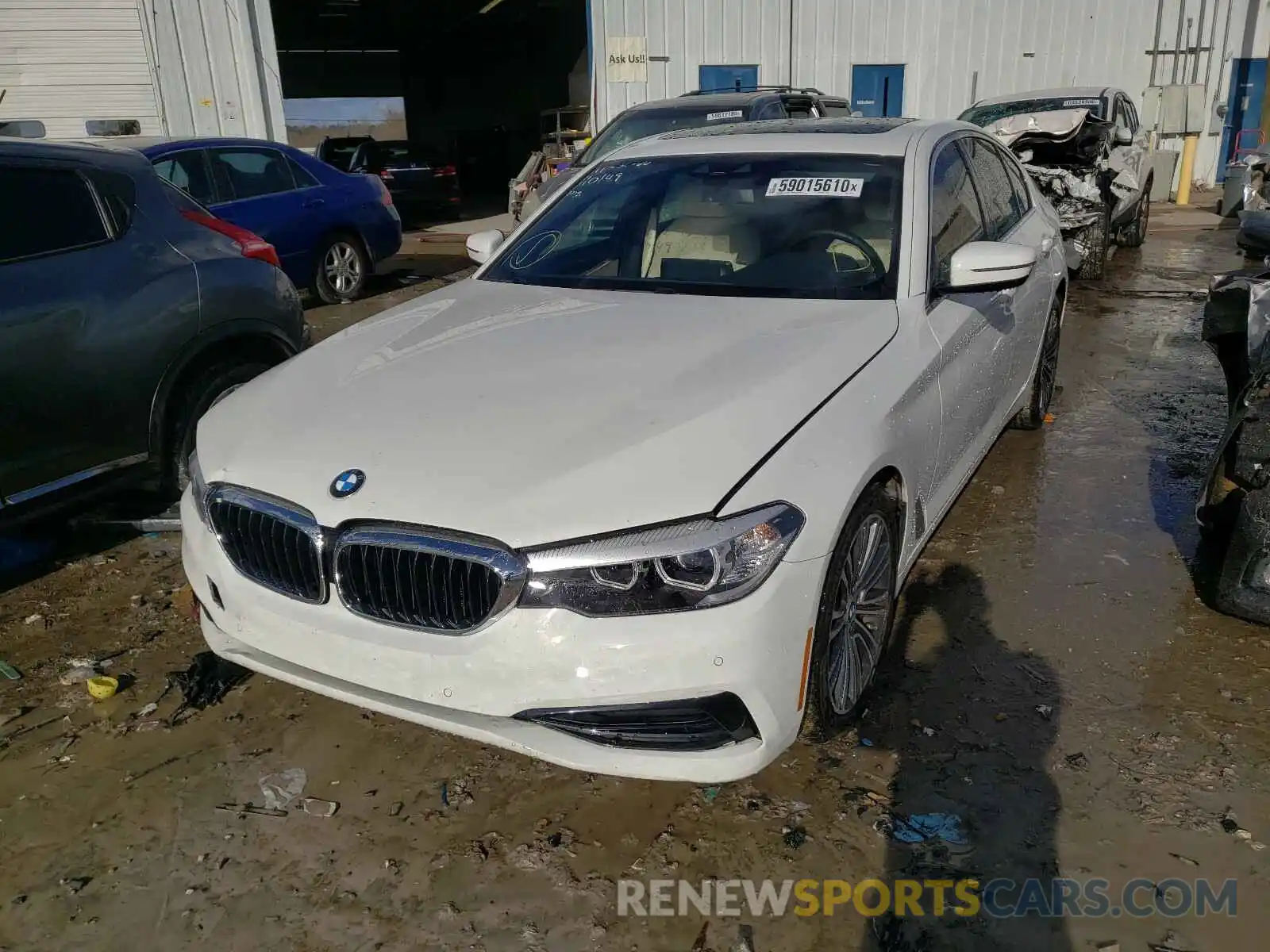 2 Фотография поврежденного автомобиля WBAJA5C5XKWW04125 BMW 5 SERIES 2019