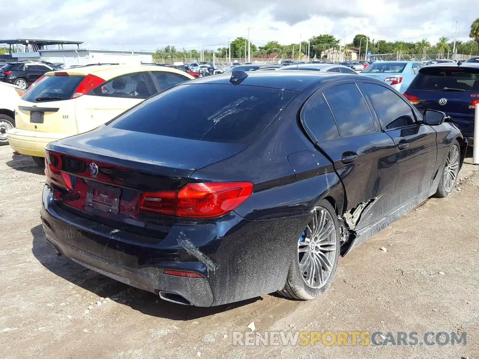 4 Photograph of a damaged car WBAJA5C5XKWW25640 BMW 5 SERIES 2019