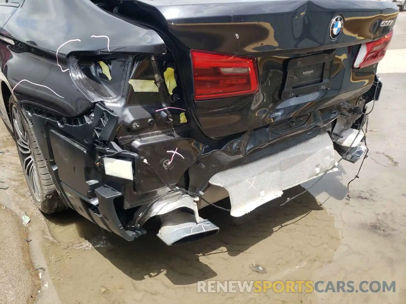 9 Photograph of a damaged car WBAJA5C5XKWW26027 BMW 5 SERIES 2019