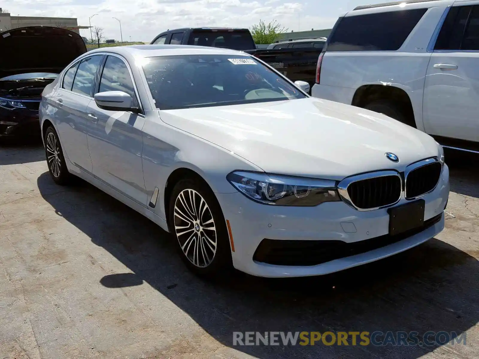 1 Photograph of a damaged car WBAJA5C5XKWW37030 BMW 5 SERIES 2019