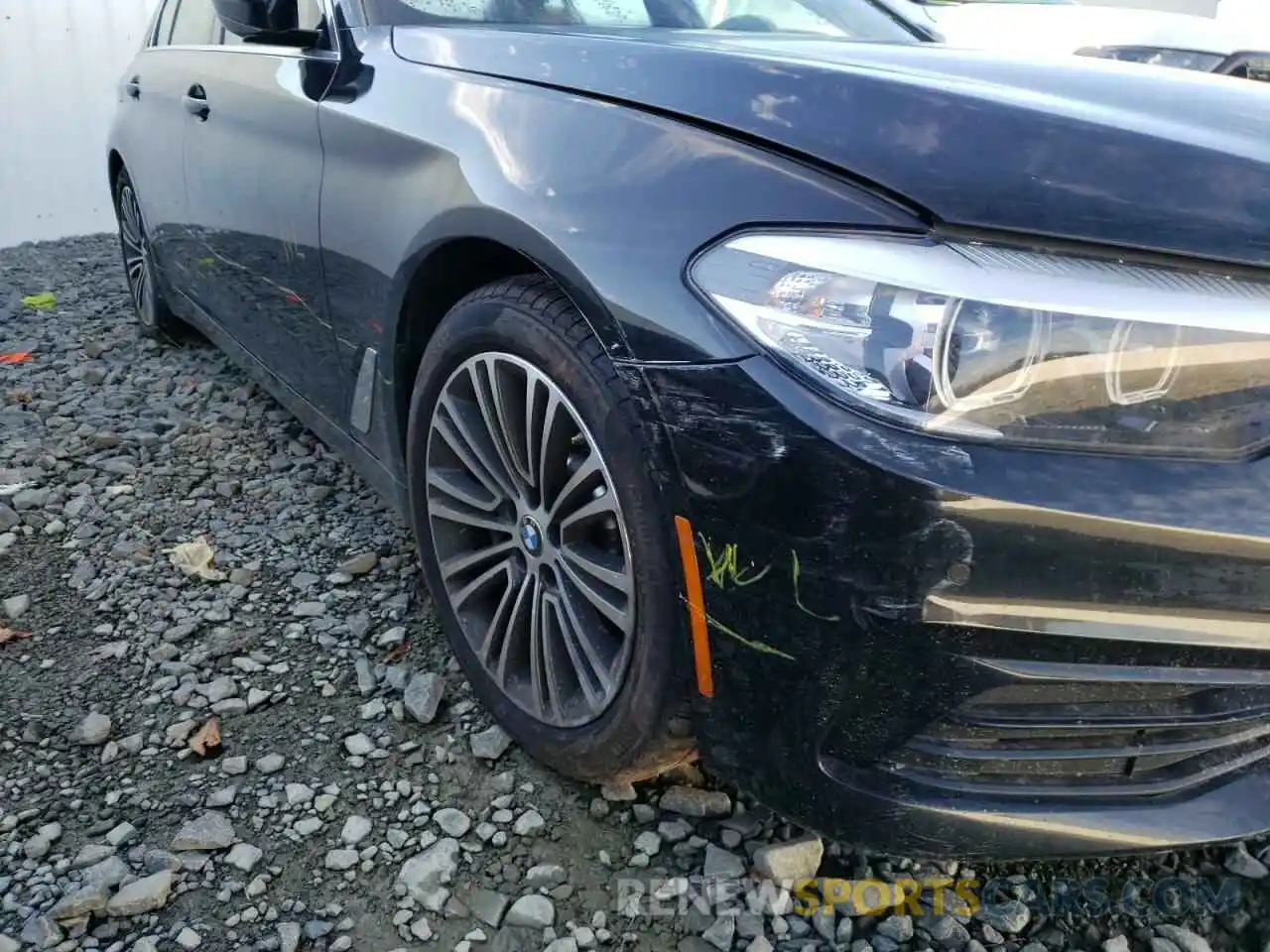 9 Photograph of a damaged car WBAJA7C50KG911504 BMW 5 SERIES 2019