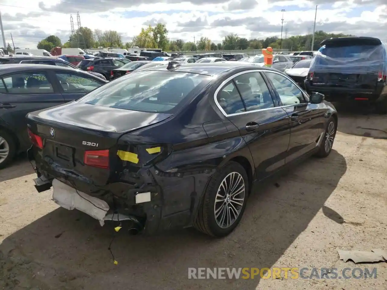 4 Photograph of a damaged car WBAJA7C50KWW05764 BMW 5 SERIES 2019