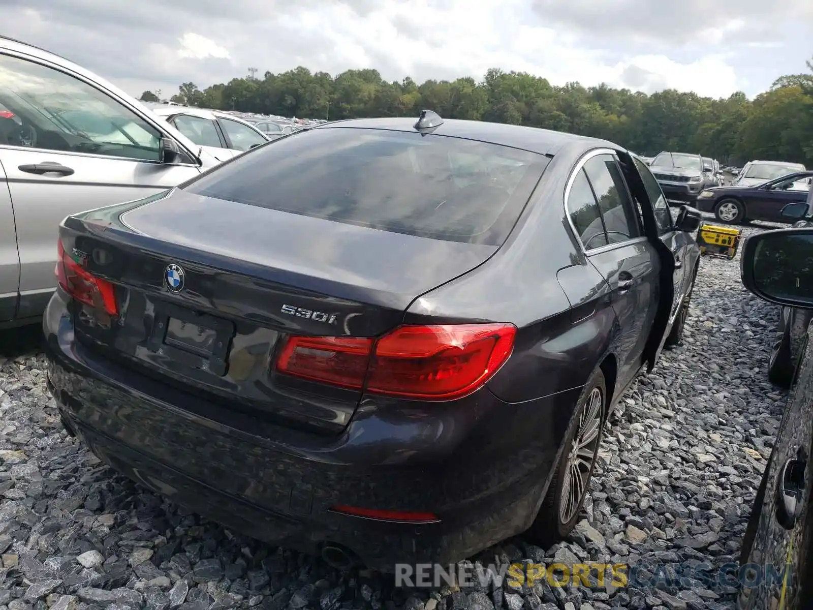 4 Photograph of a damaged car WBAJA7C50KWW17073 BMW 5 SERIES 2019